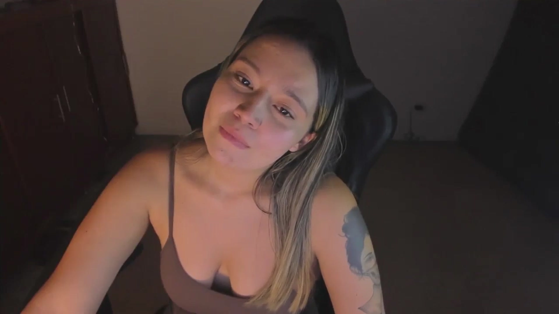 Gallery image thumbnail from ashley_smith1's myfreecams stream on, 12/02/2024, 23:58 image 20 of 20