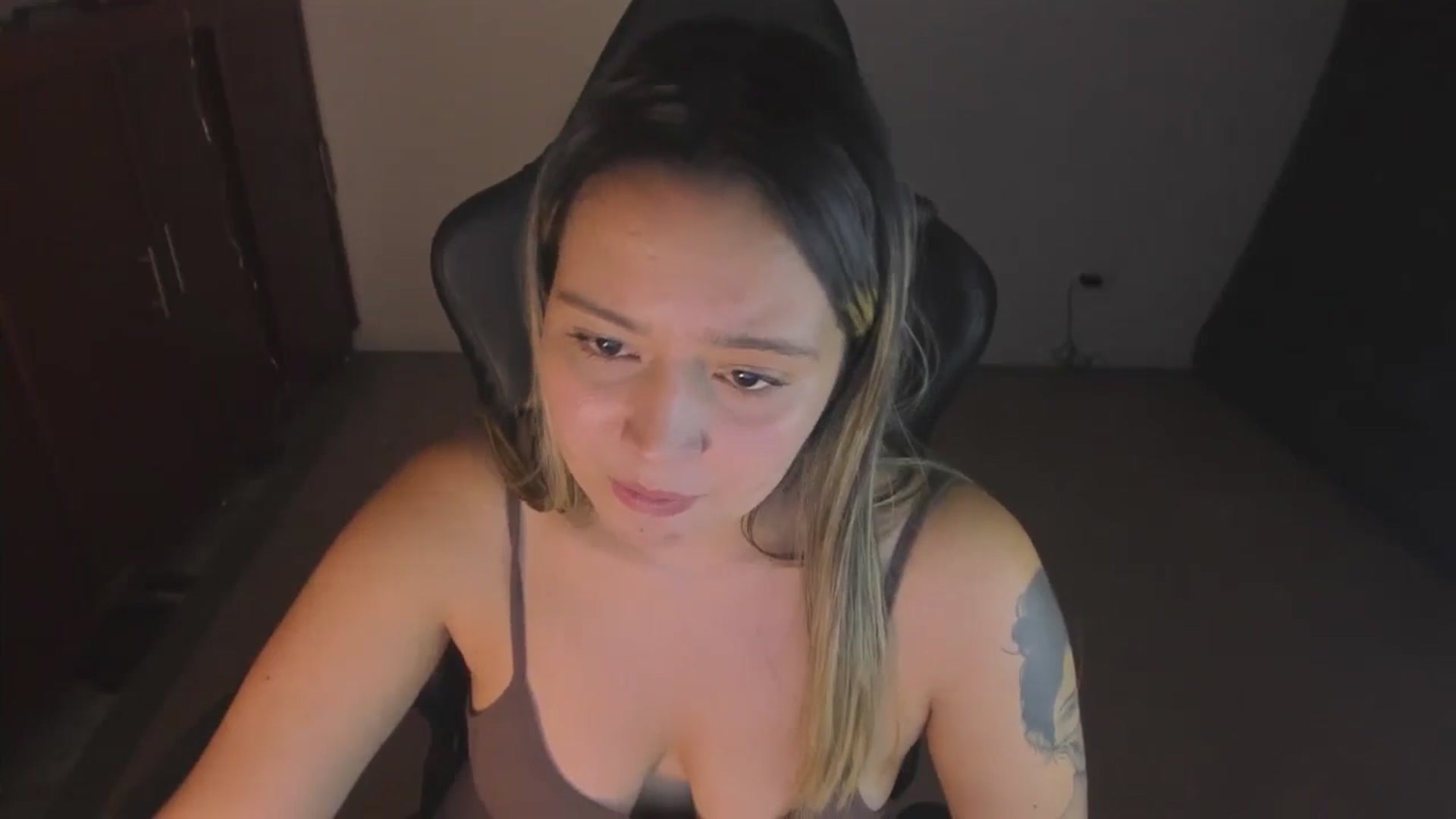 Gallery image thumbnail from ashley_smith1's myfreecams stream on, 12/02/2024, 23:58 image 9 of 20