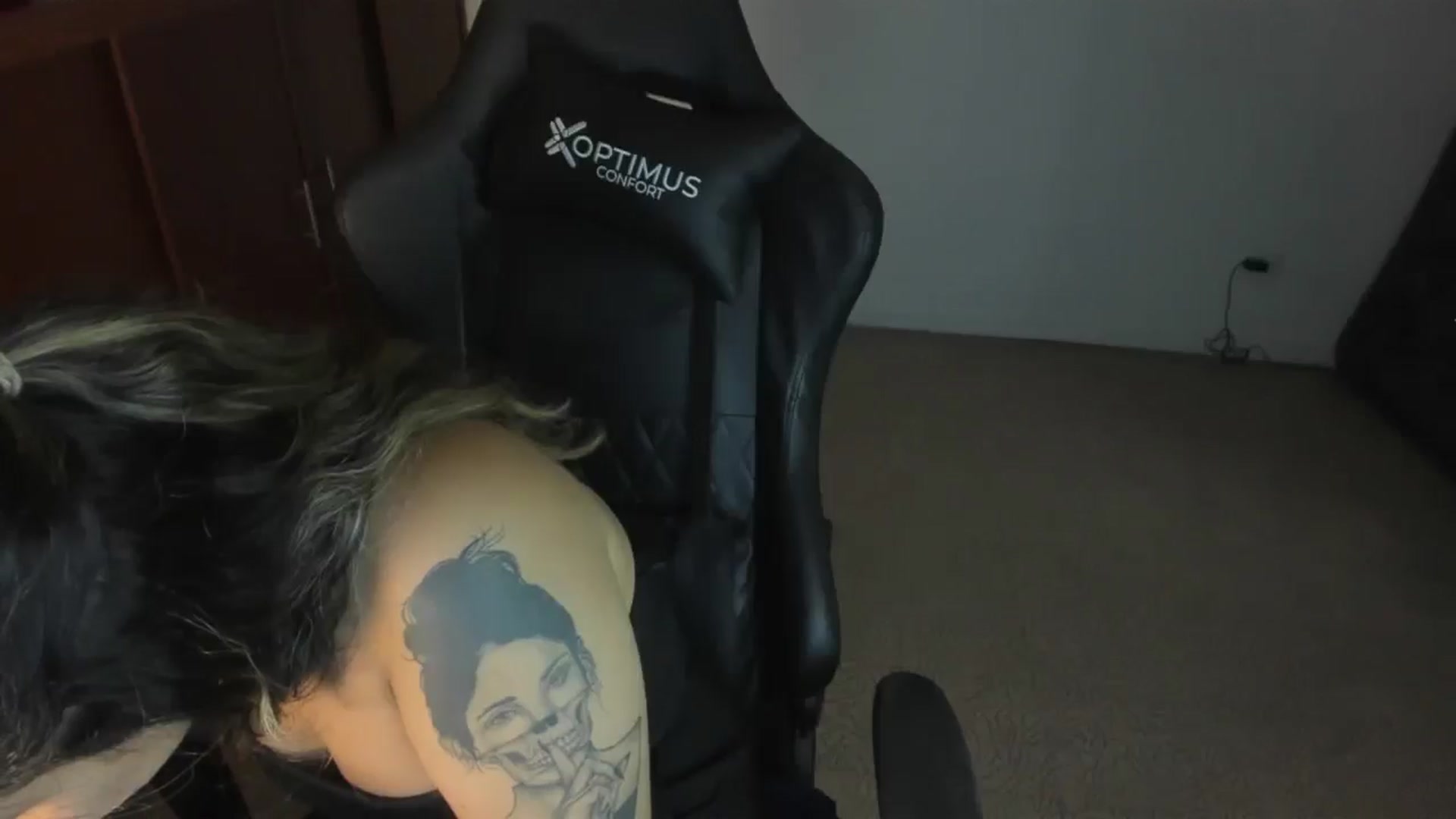 Gallery image thumbnail from ashley_smith1's myfreecams stream on, 12/06/2024, 21:53 image 18 of 20