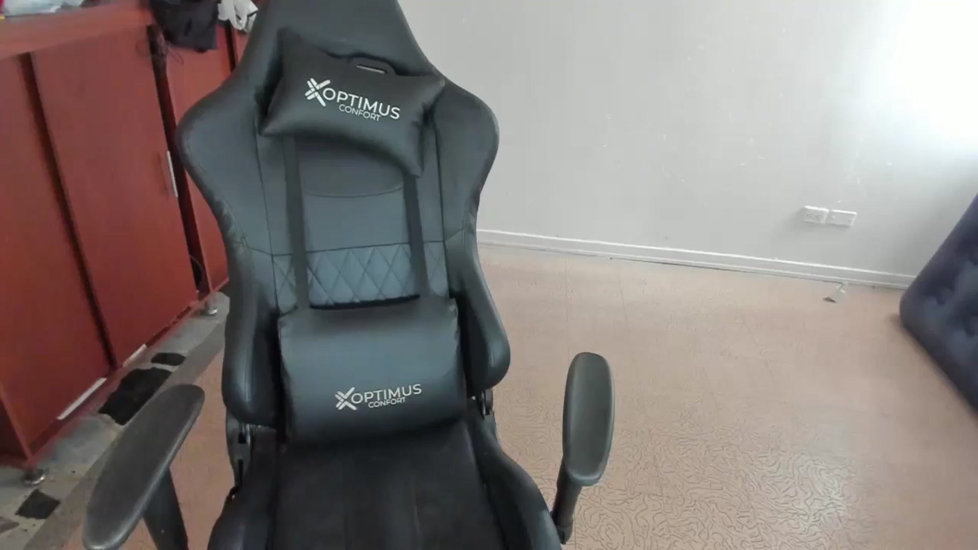 Gallery image thumbnail from ashley_smith1's myfreecams stream on, 12/18/2024, 20:02 image 17 of 20