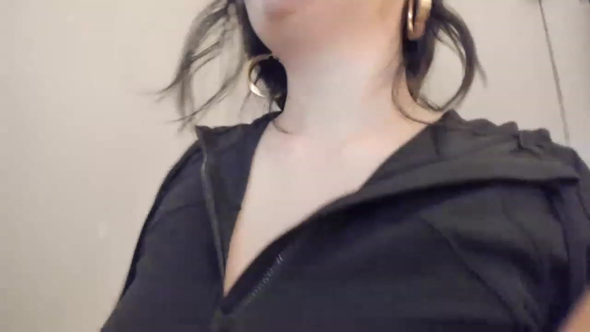Gallery image thumbnail from asiadolll's myfreecams stream on, 12/22/2022, 05:32 image 17 of 20