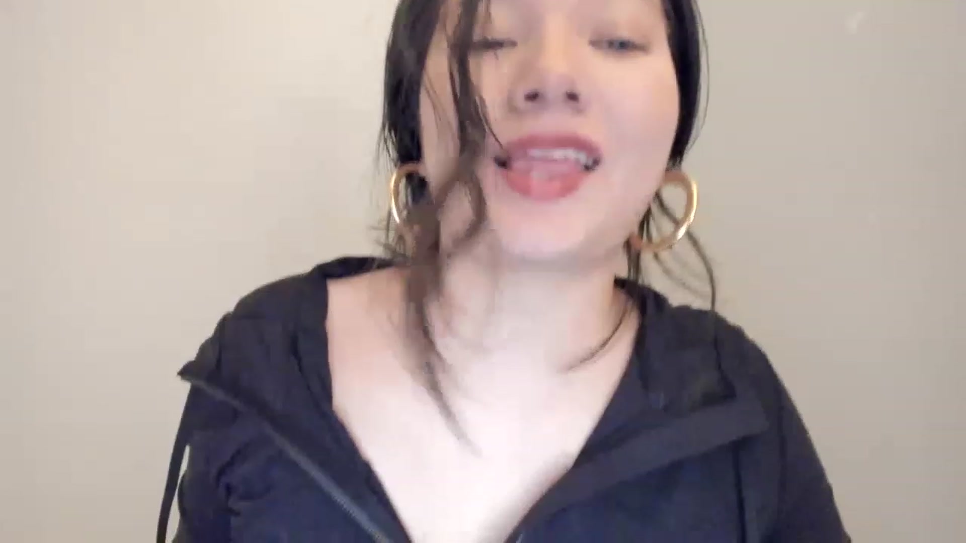 Gallery image thumbnail from asiadolll's myfreecams stream on, 12/22/2022, 05:32 image 5 of 20