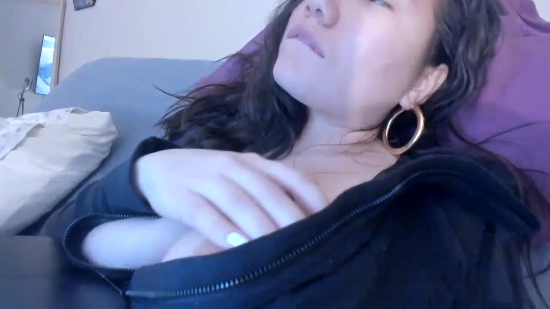 Gallery image thumbnail from asiadolll's myfreecams stream on, 01/10/2023, 03:18 image 17 of 20