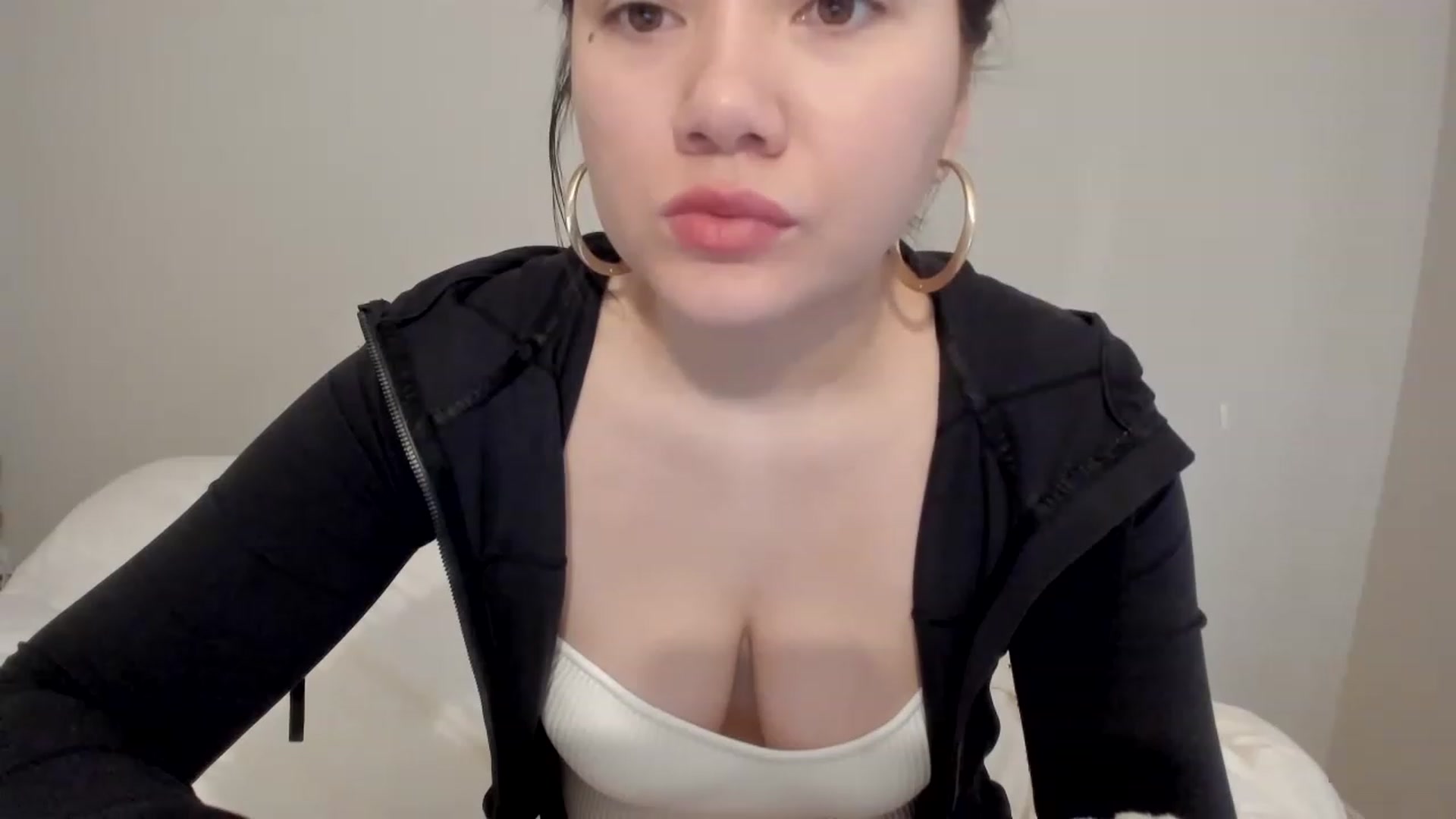 Gallery image thumbnail from asiadolll's myfreecams stream on, 01/31/2023, 19:28 image 1 of 20