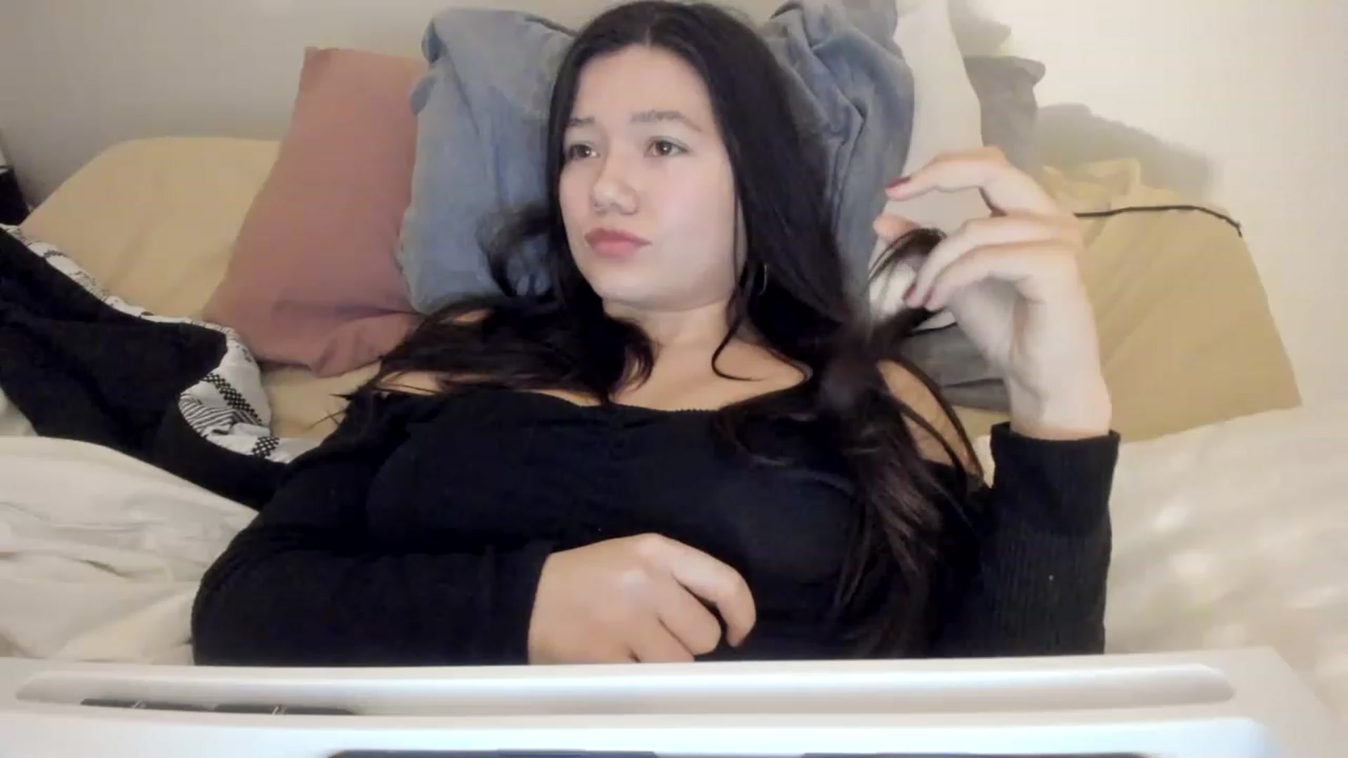 Gallery image thumbnail from asiadolll's myfreecams stream on, 03/24/2023, 03:40 image 5 of 20