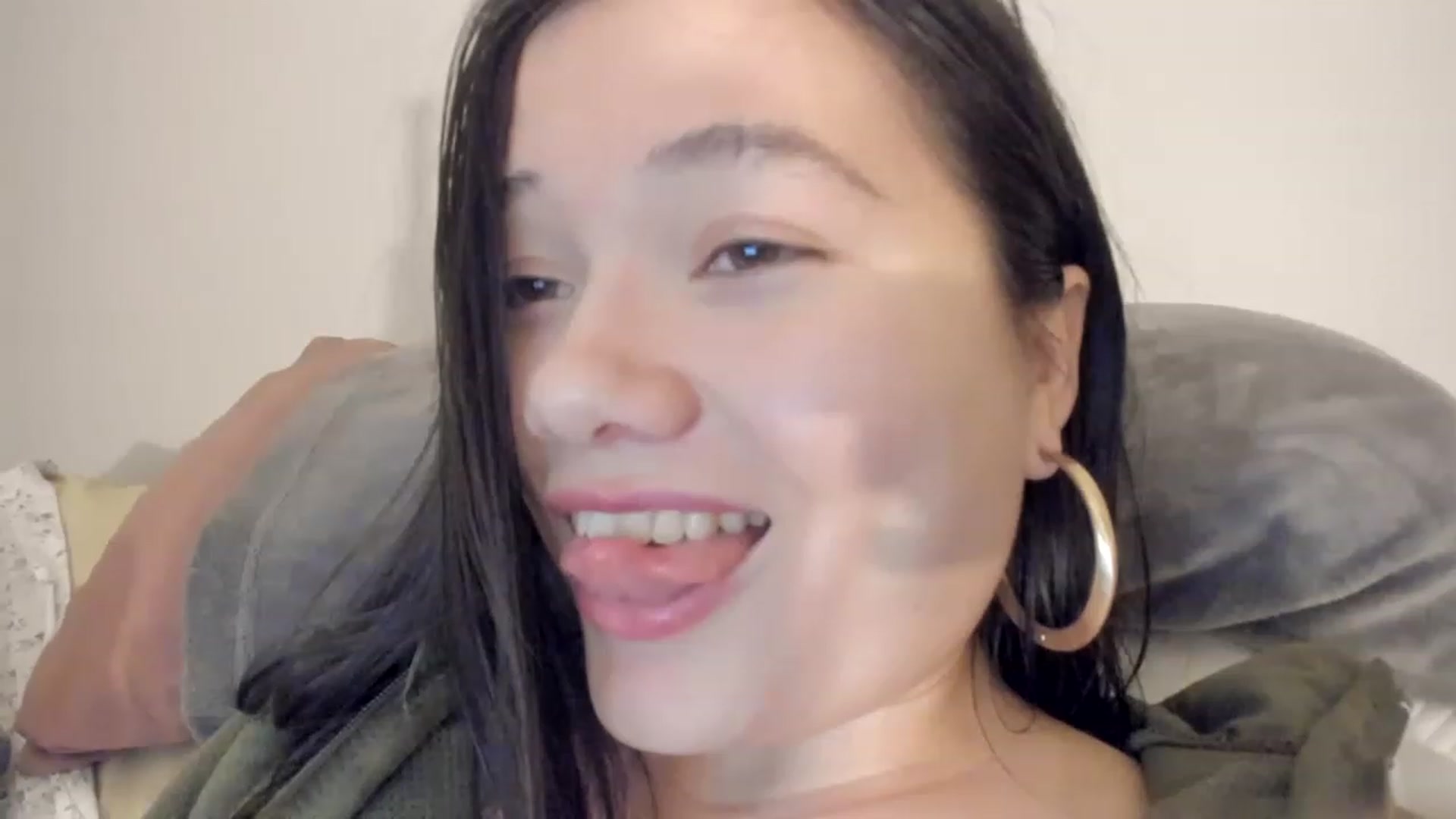 Gallery image thumbnail from asiadolll's myfreecams stream on, 04/02/2023, 04:15 image 6 of 20