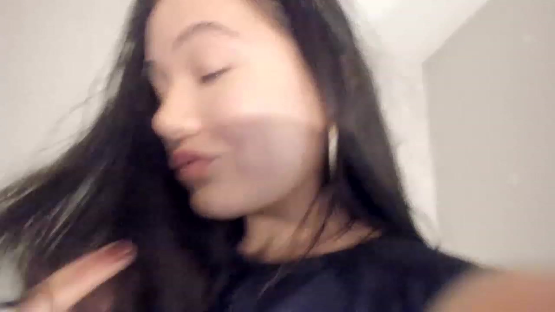 Gallery image thumbnail from asiadolll's myfreecams stream on, 04/02/2023, 23:32 image 15 of 20