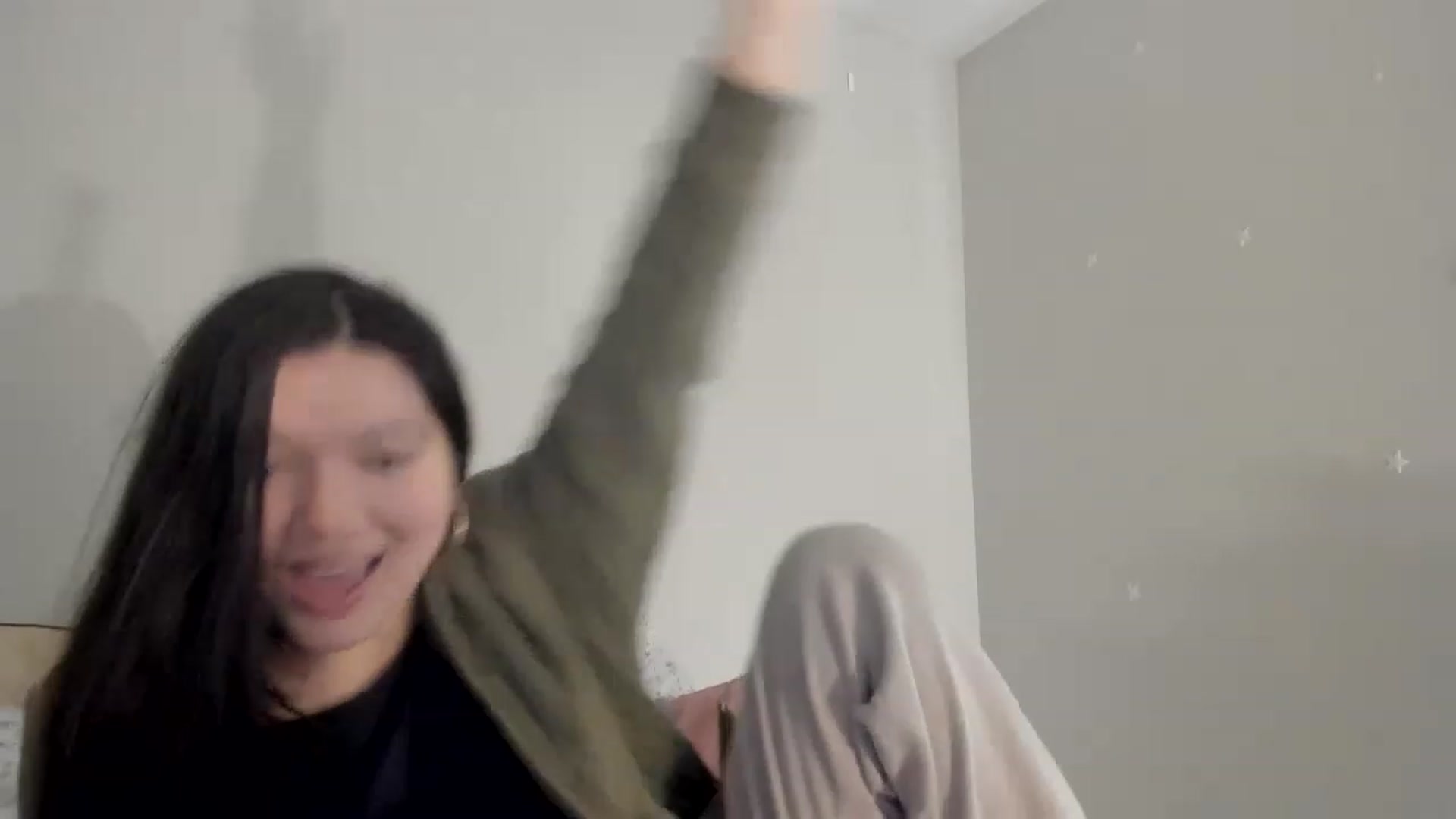 Gallery image thumbnail from asiadolll's myfreecams stream on, 04/02/2023, 23:32 image 8 of 20