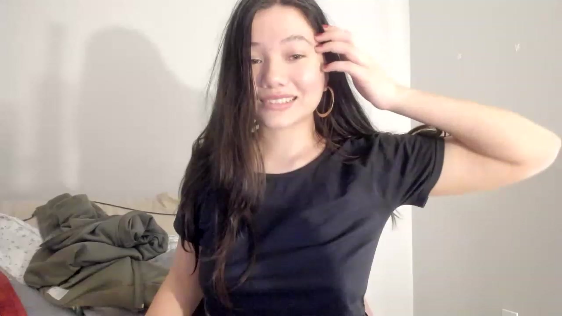 Gallery image thumbnail from asiadolll's myfreecams stream on, 04/02/2023, 23:32 image 17 of 20