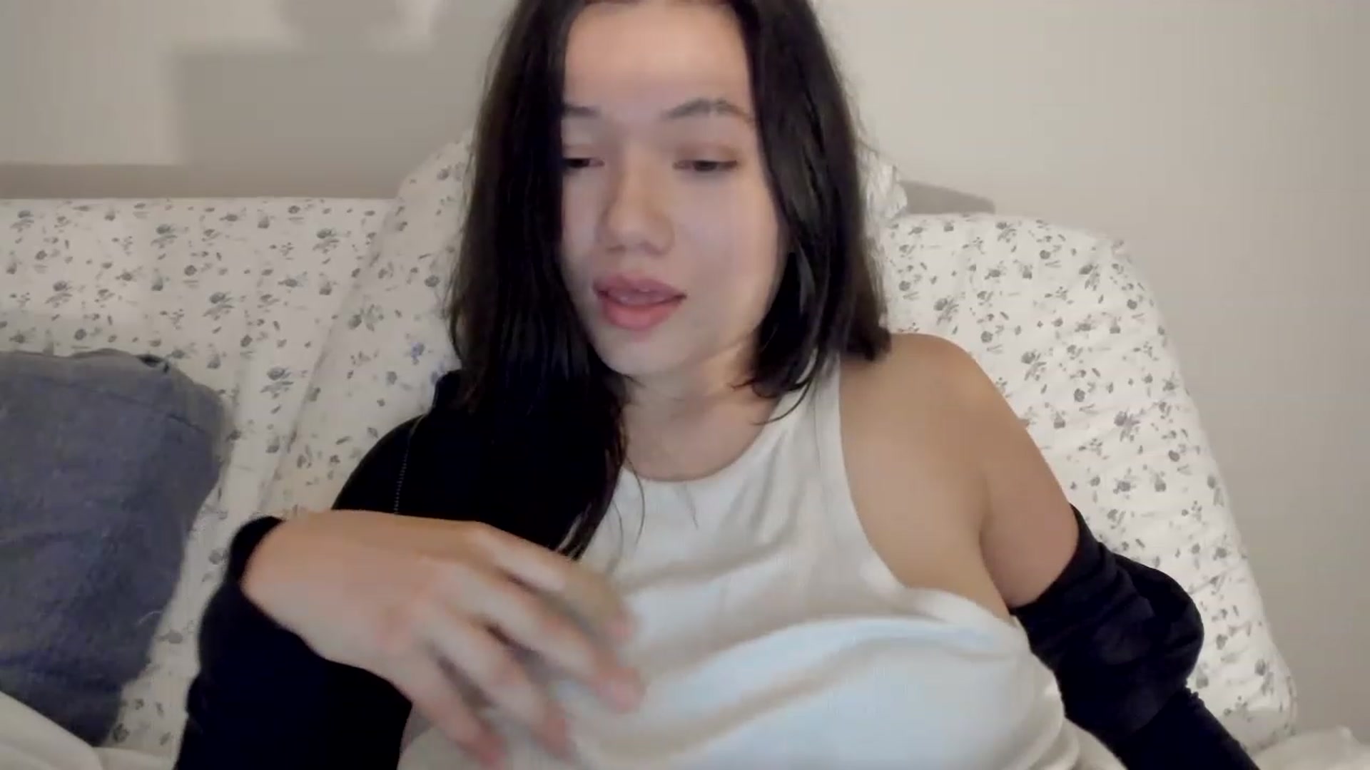 Gallery image thumbnail from asiadolll's myfreecams stream on, 04/29/2023, 23:14 image 20 of 20