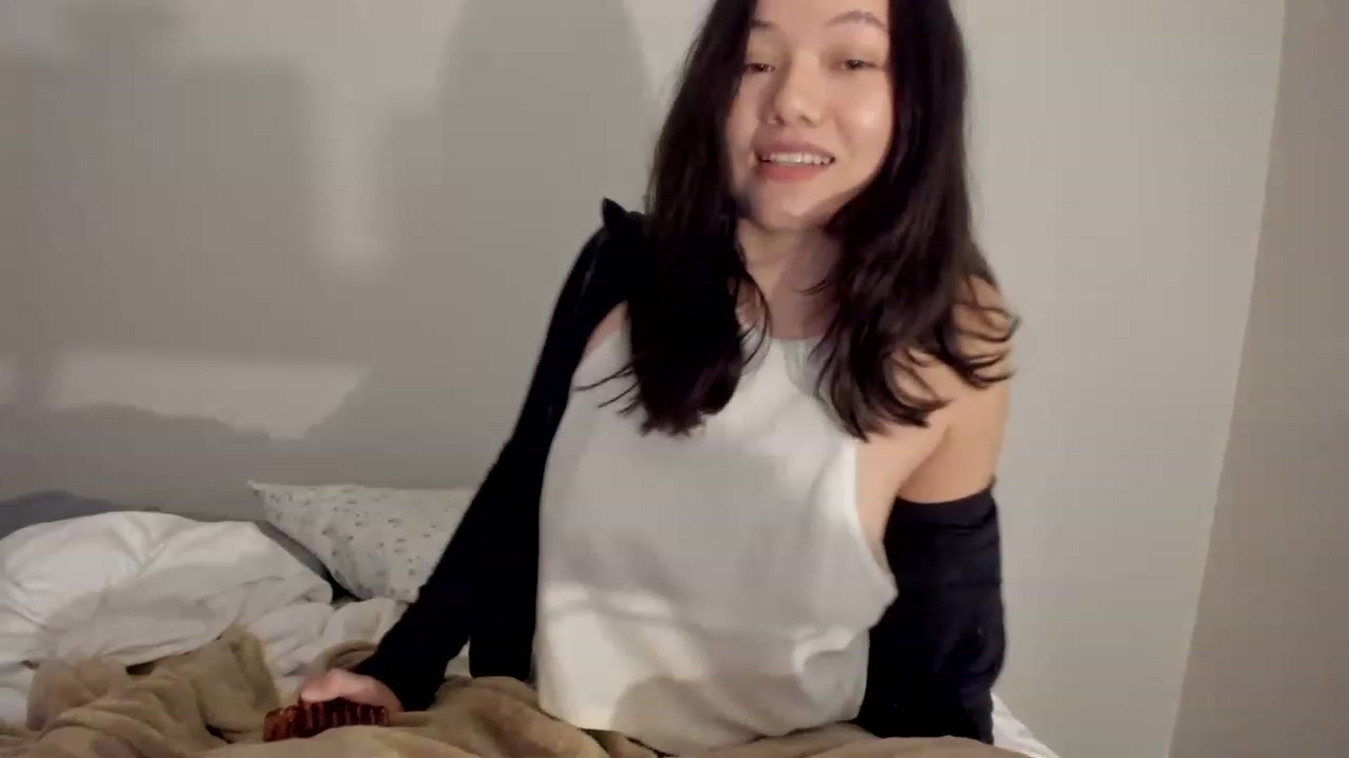 Gallery image thumbnail from asiadolll's myfreecams stream on, 04/29/2023, 23:14 image 13 of 20