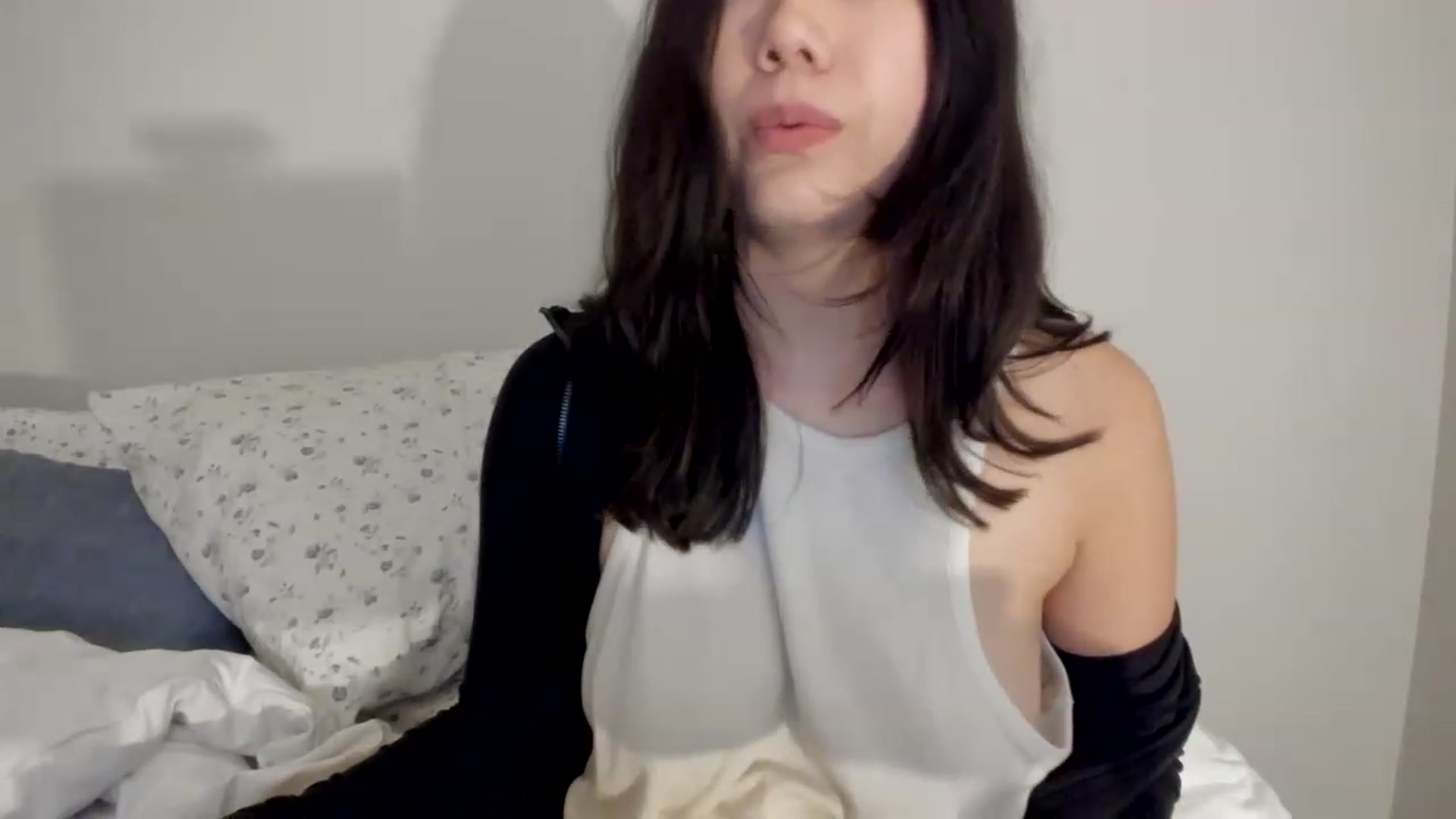 Gallery image thumbnail from asiadolll's myfreecams stream on, 04/29/2023, 23:14 image 14 of 20