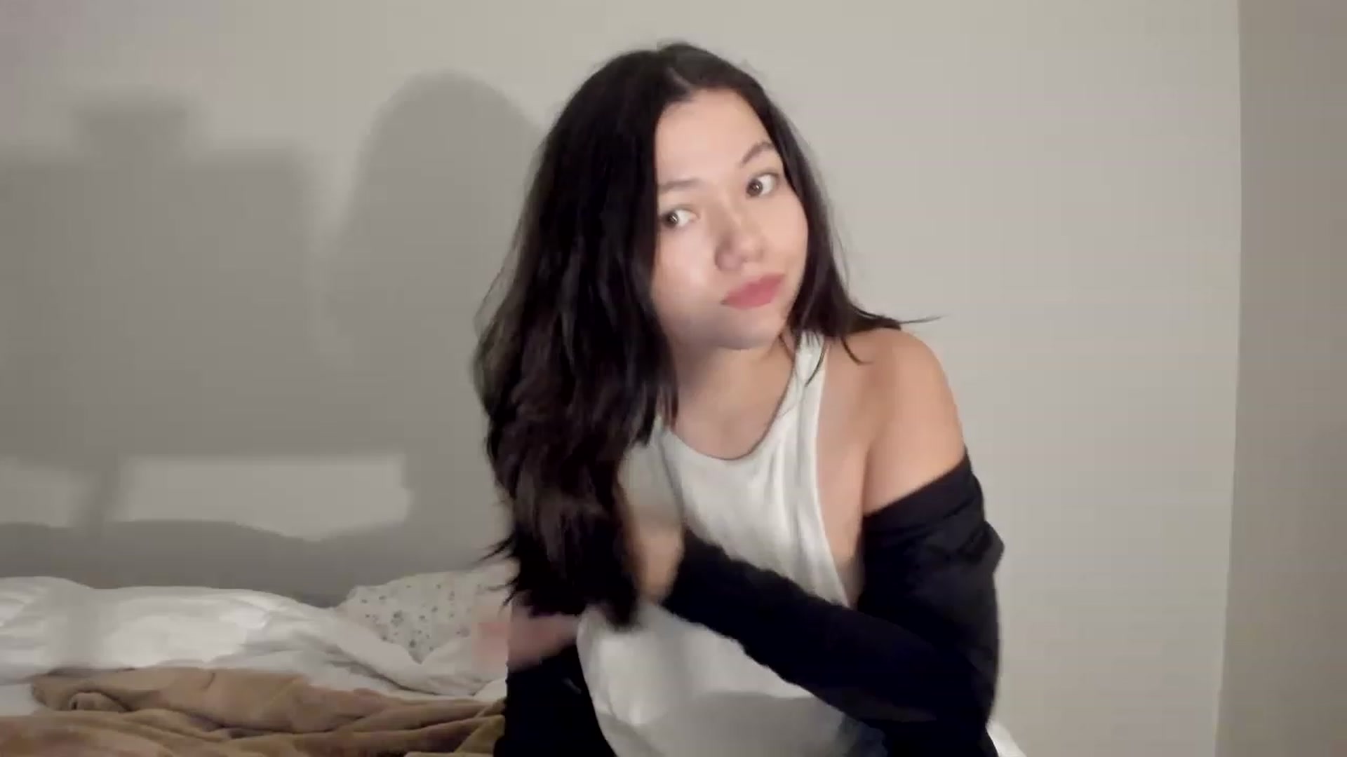 Gallery image thumbnail from asiadolll's myfreecams stream on, 04/29/2023, 23:14 image 1 of 20