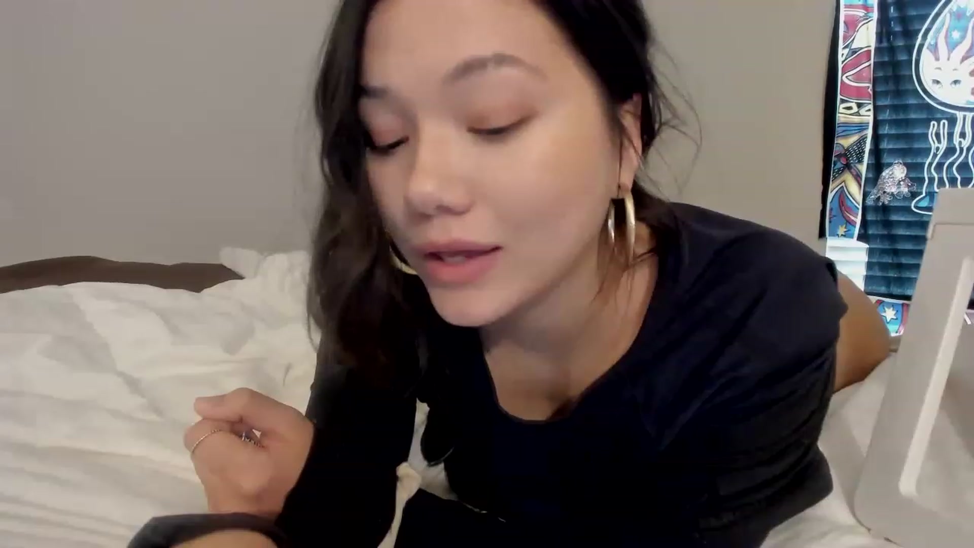 Gallery image thumbnail from asiadolll's myfreecams stream on, 05/01/2023, 23:01 image 10 of 20