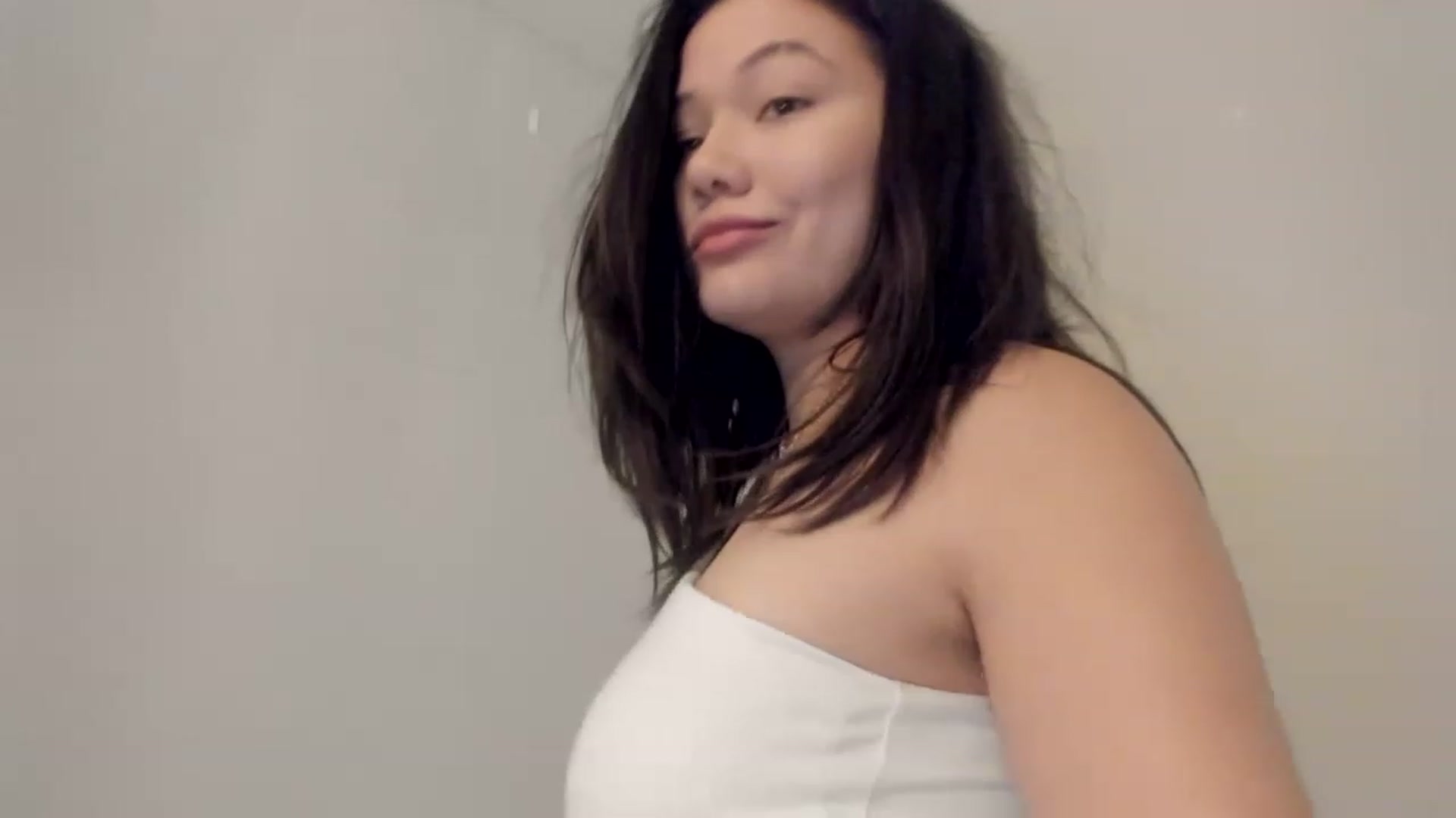 Gallery image thumbnail from asiadolll's myfreecams stream on, 06/04/2023, 17:32 image 13 of 20