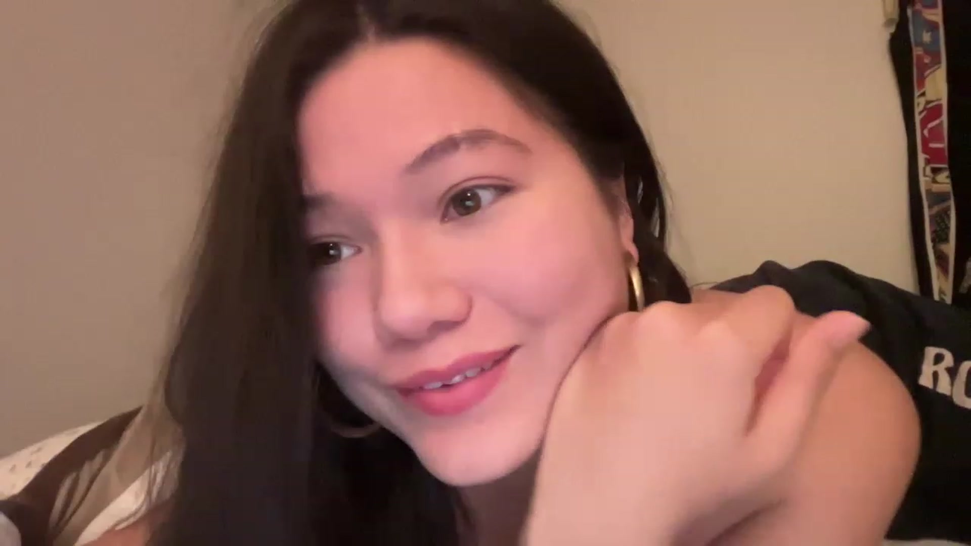 Gallery image thumbnail from asiadolll's myfreecams stream on, 06/18/2023, 01:51 image 13 of 20