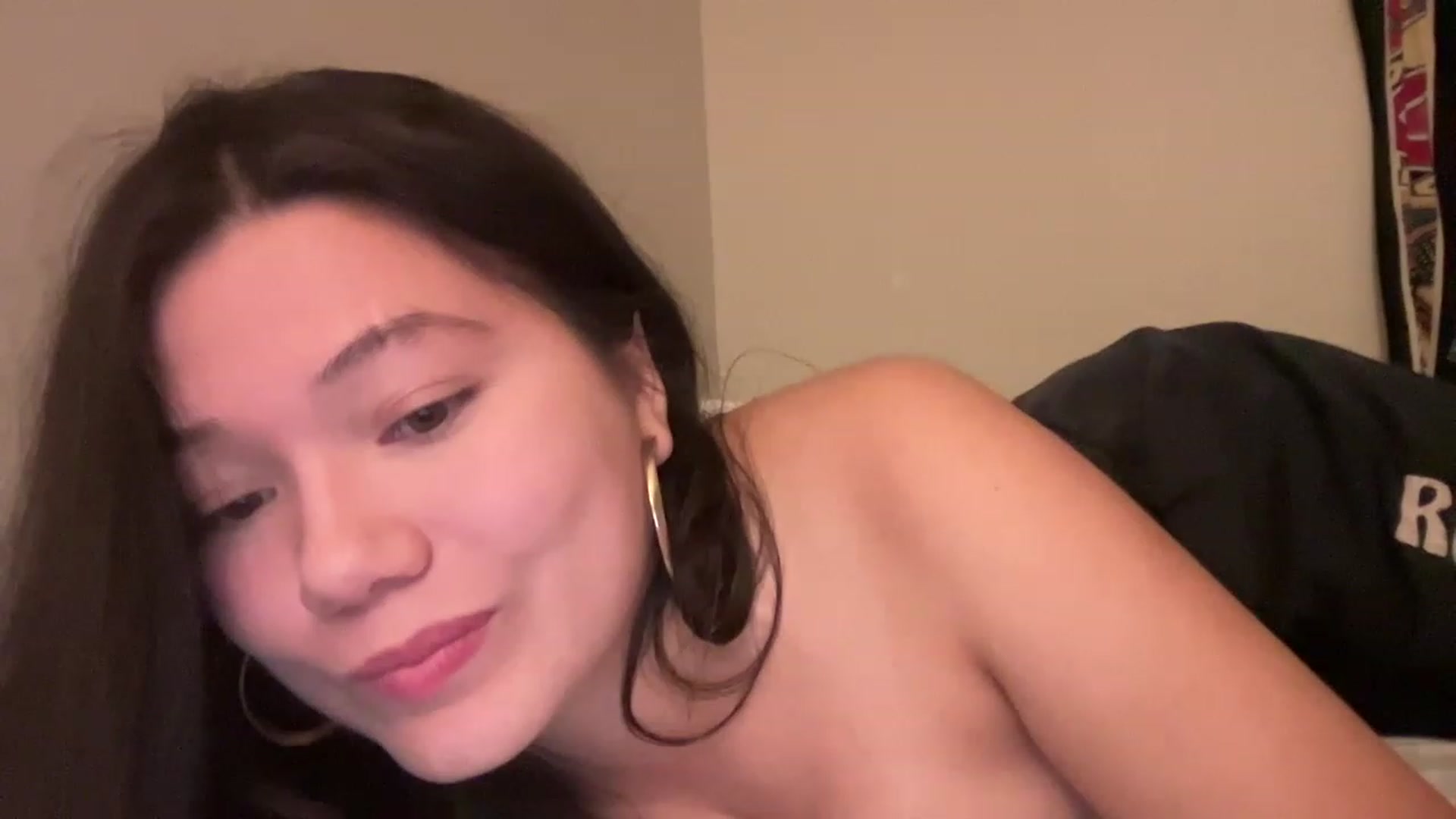 Gallery image thumbnail from asiadolll's myfreecams stream on, 06/18/2023, 01:51 image 14 of 20