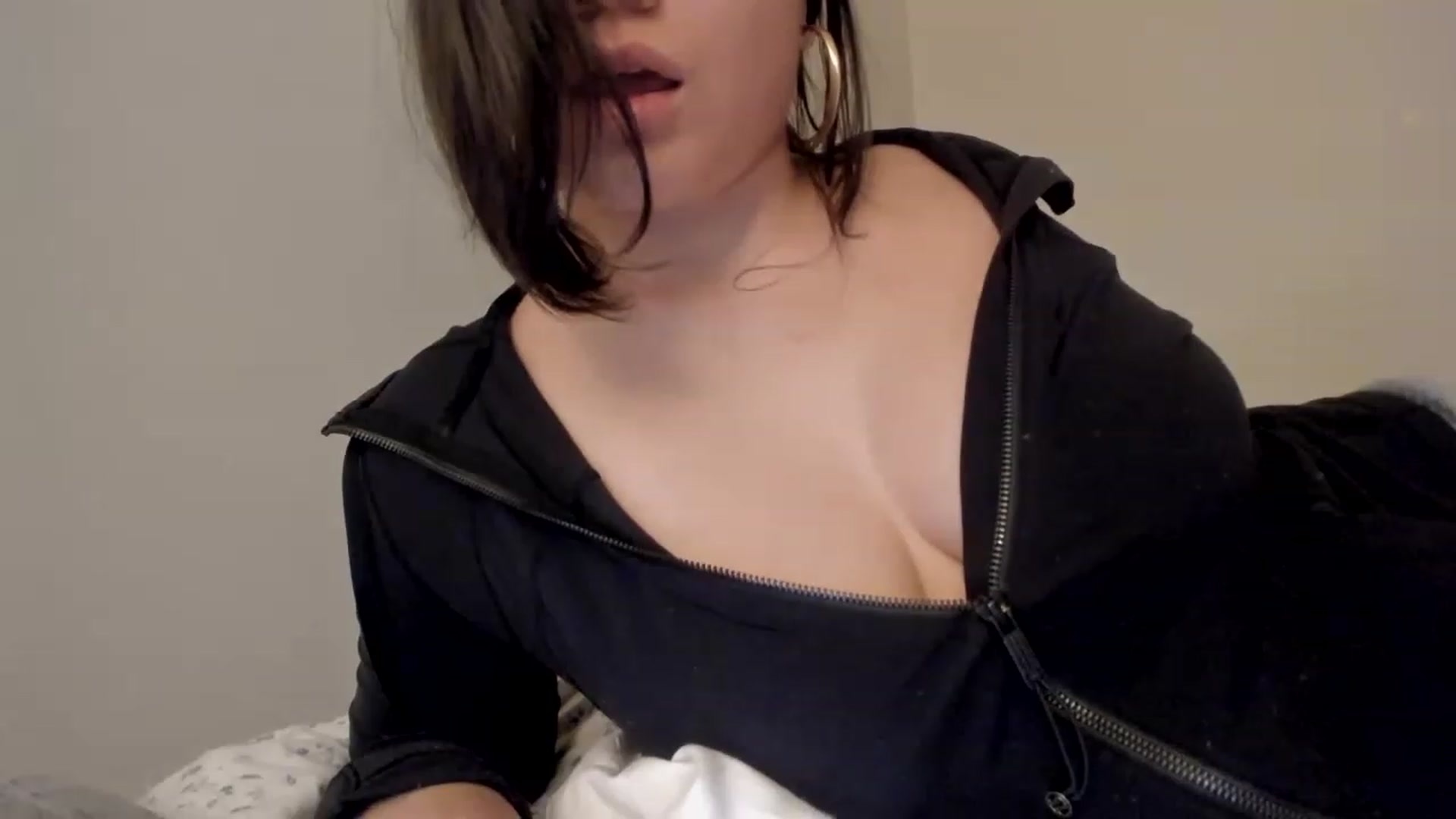 Gallery image thumbnail from asiadolll's myfreecams stream on, 07/04/2023, 24:37 image 7 of 20