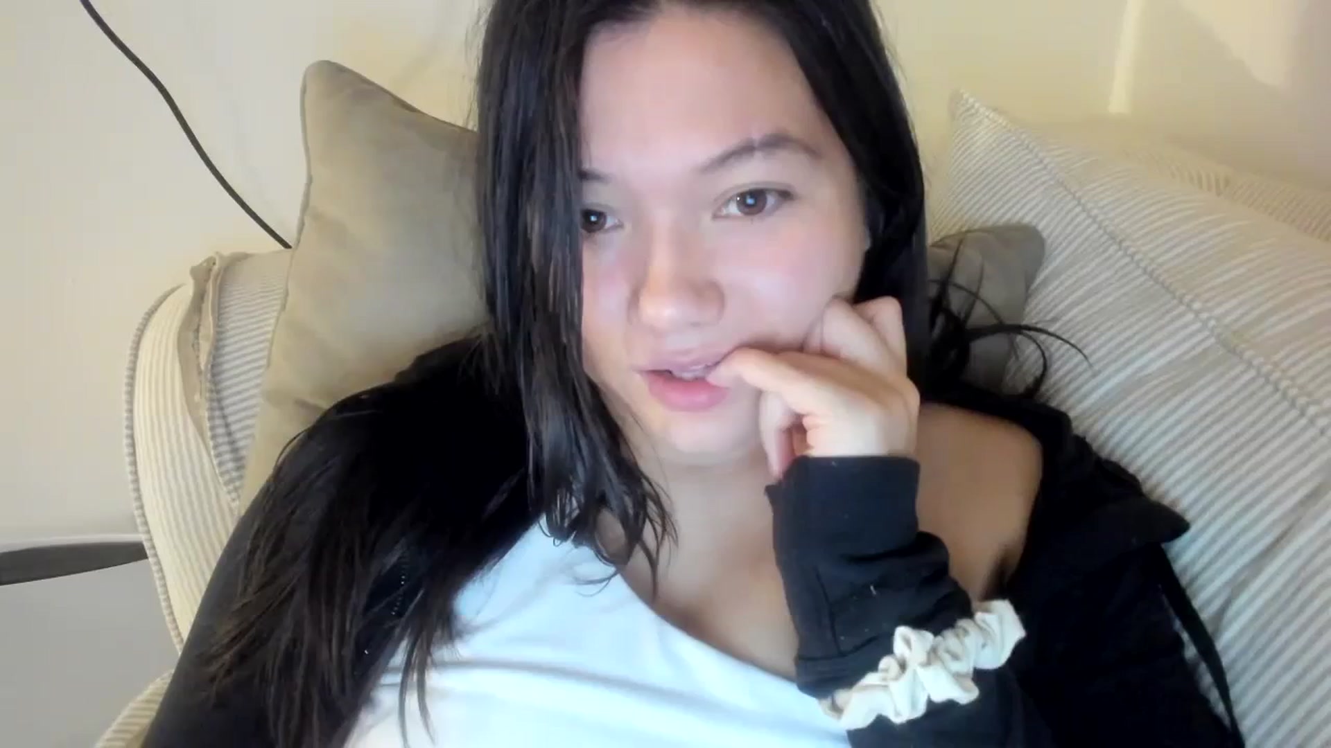 Gallery image thumbnail from asiadolll's myfreecams stream on, 09/12/2023, 08:11 image 16 of 20