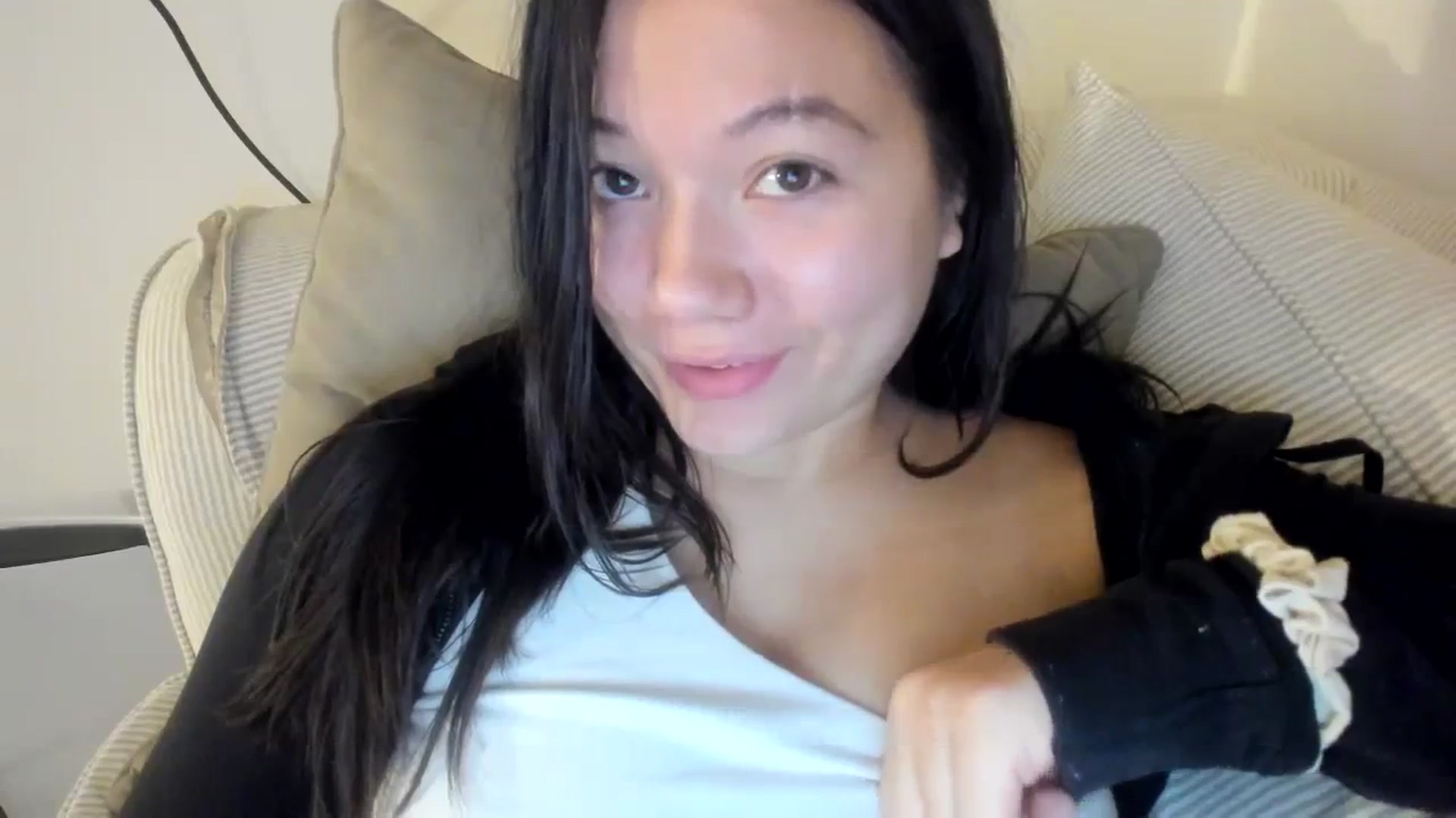 Gallery image thumbnail from asiadolll's myfreecams stream on, 09/12/2023, 08:11 image 18 of 20