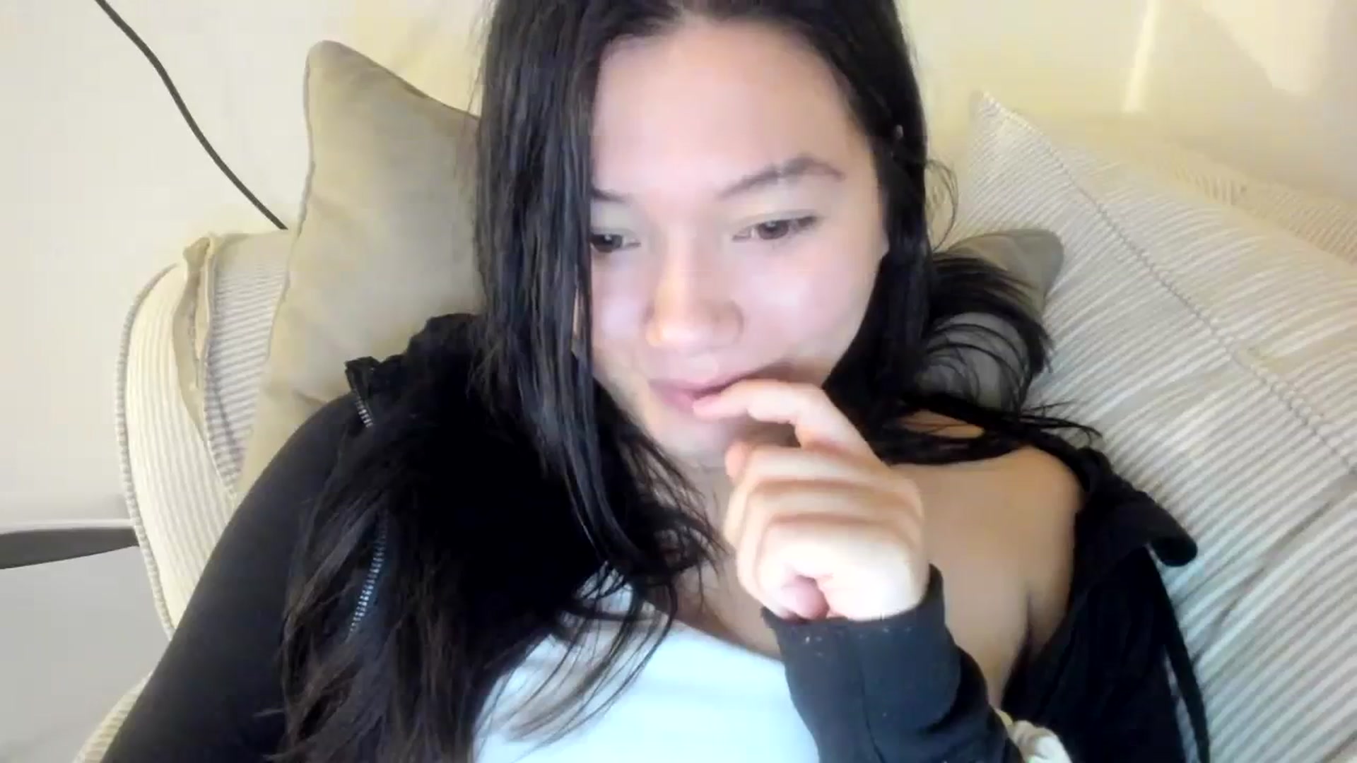 Gallery image thumbnail from asiadolll's myfreecams stream on, 09/12/2023, 08:11 image 12 of 20