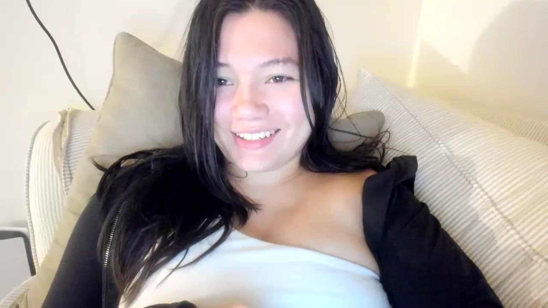 Gallery image thumbnail from asiadolll's myfreecams stream on, 09/12/2023, 08:46 image 10 of 20