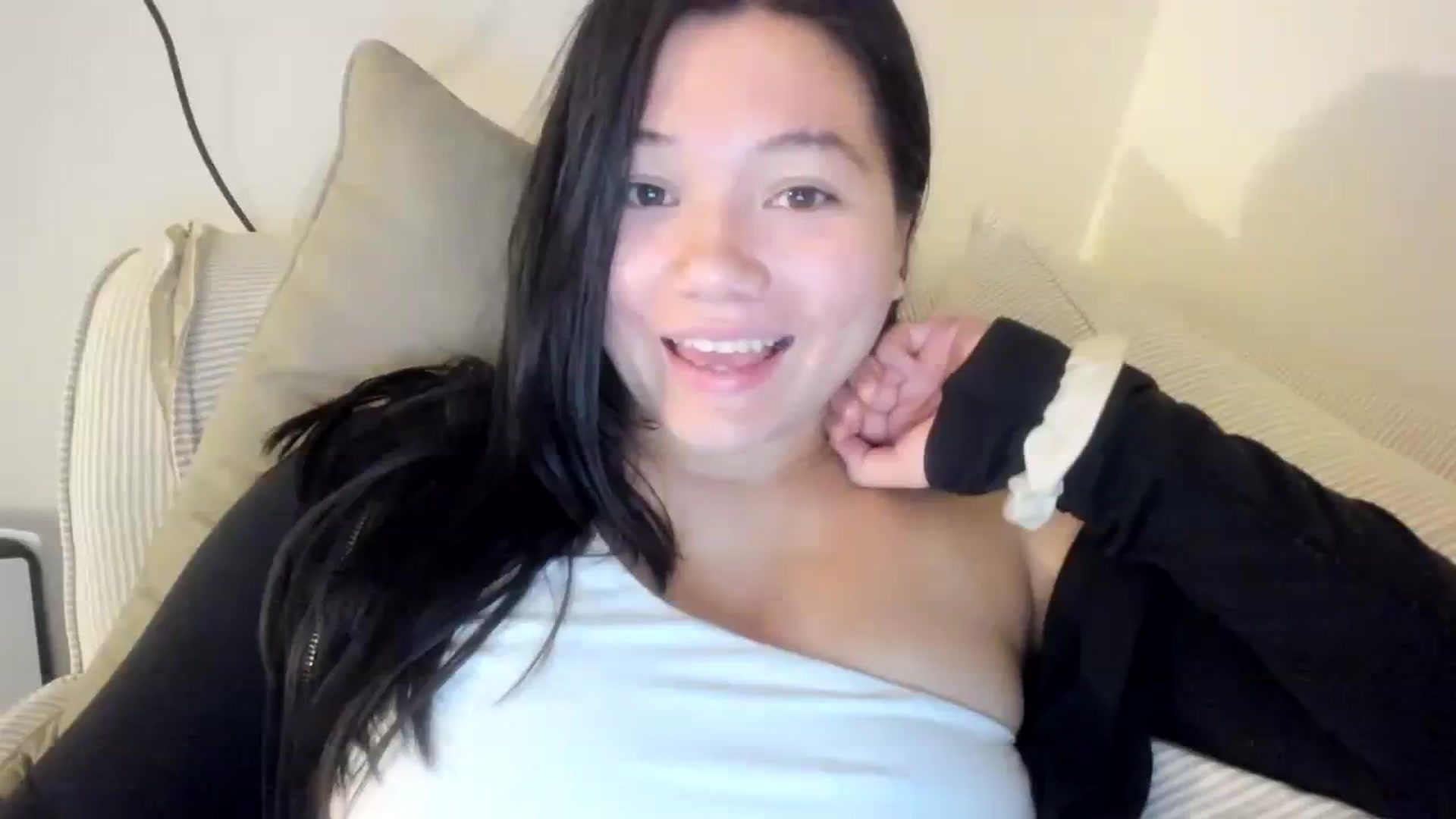 Gallery image thumbnail from asiadolll's myfreecams stream on, 09/12/2023, 08:46 image 1 of 20