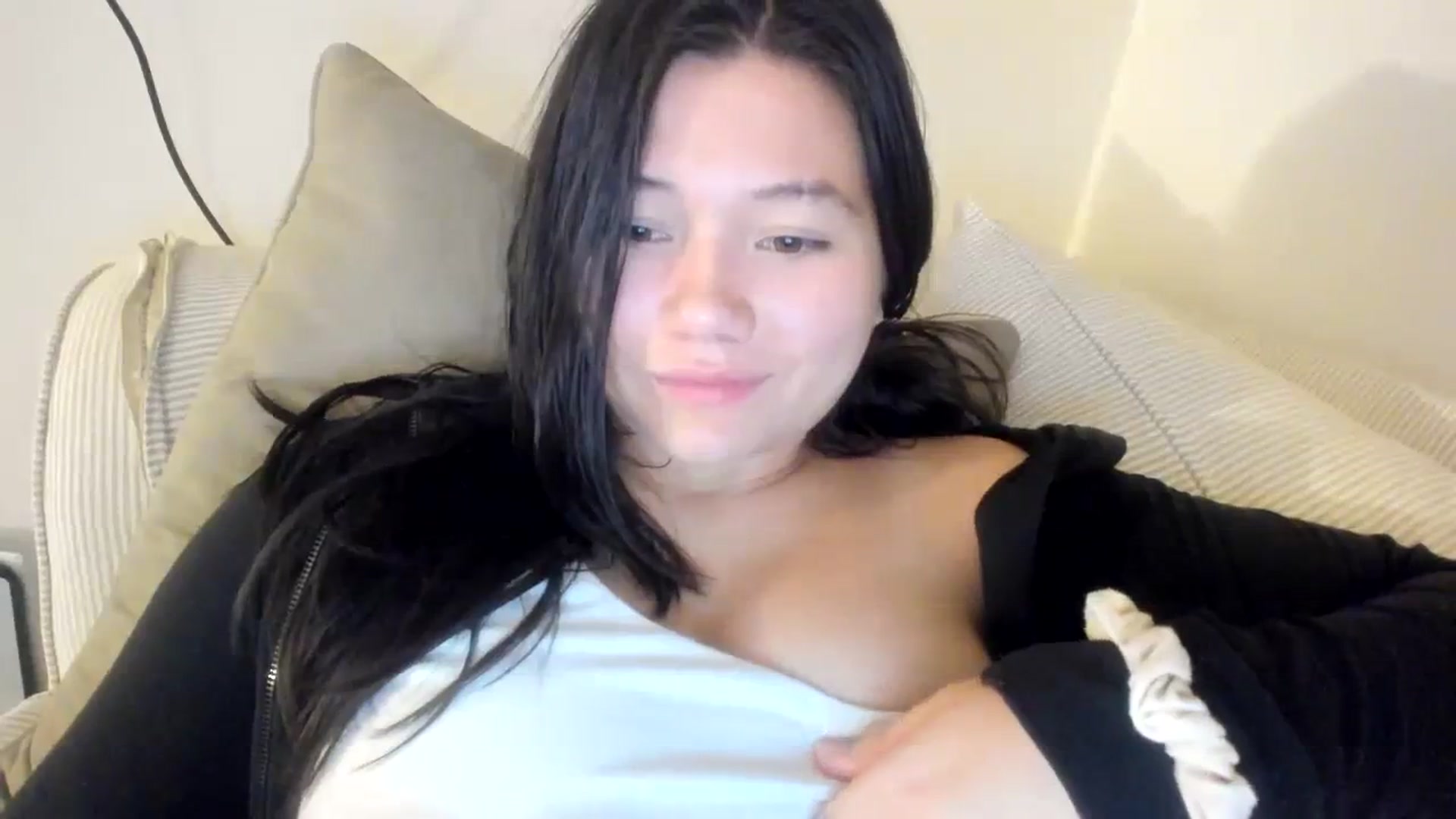 Gallery image thumbnail from asiadolll's myfreecams stream on, 09/12/2023, 08:46 image 8 of 20