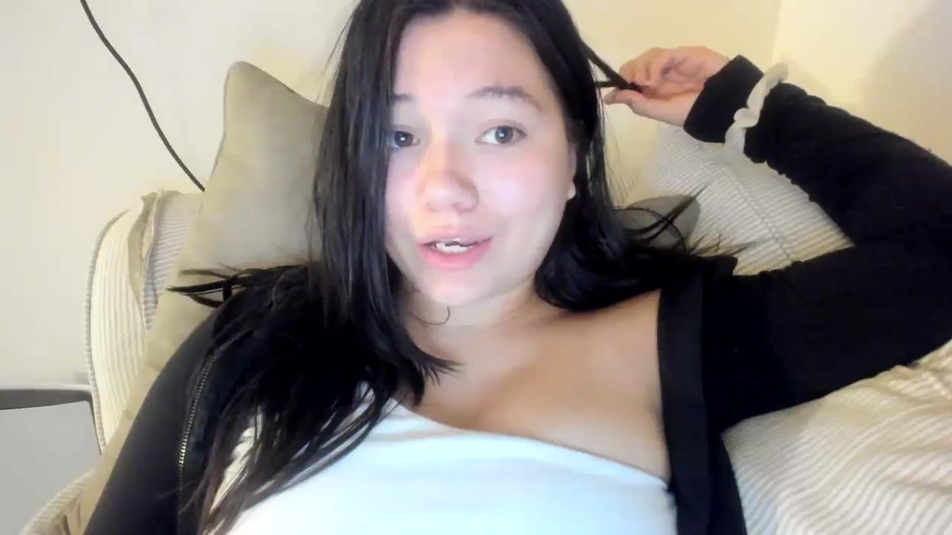 Gallery image thumbnail from asiadolll's myfreecams stream on, 09/12/2023, 08:46 image 14 of 20