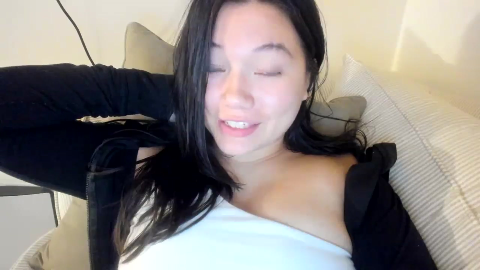 Gallery image thumbnail from asiadolll's myfreecams stream on, 09/12/2023, 08:46 image 13 of 20