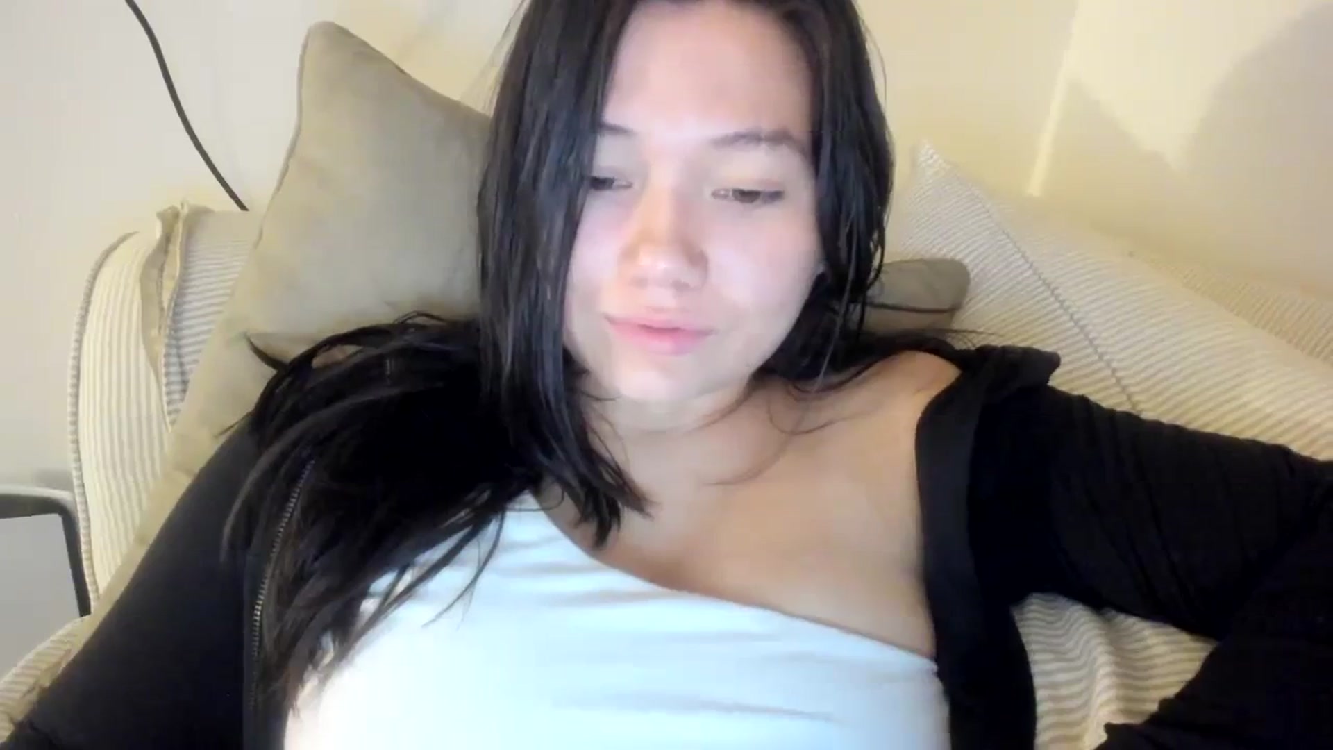 Gallery image thumbnail from asiadolll's myfreecams stream on, 09/12/2023, 08:46 image 5 of 20