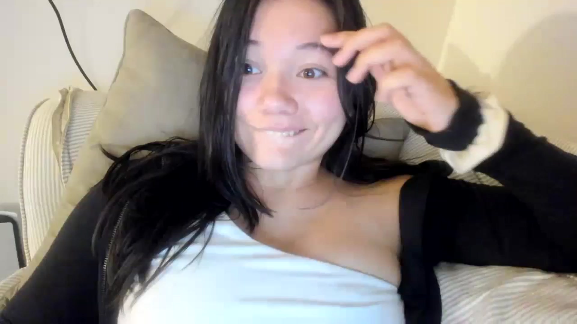 Gallery image thumbnail from asiadolll's myfreecams stream on, 09/12/2023, 08:46 image 6 of 20