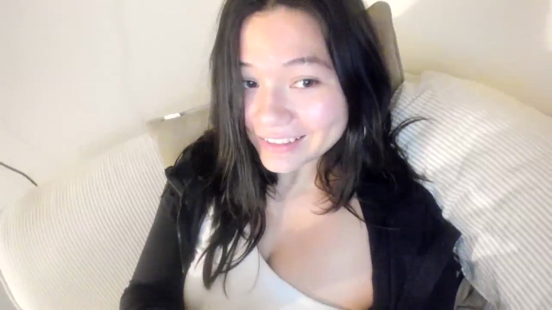 Gallery image thumbnail from asiadolll's myfreecams stream on, 09/26/2023, 08:32 image 14 of 20
