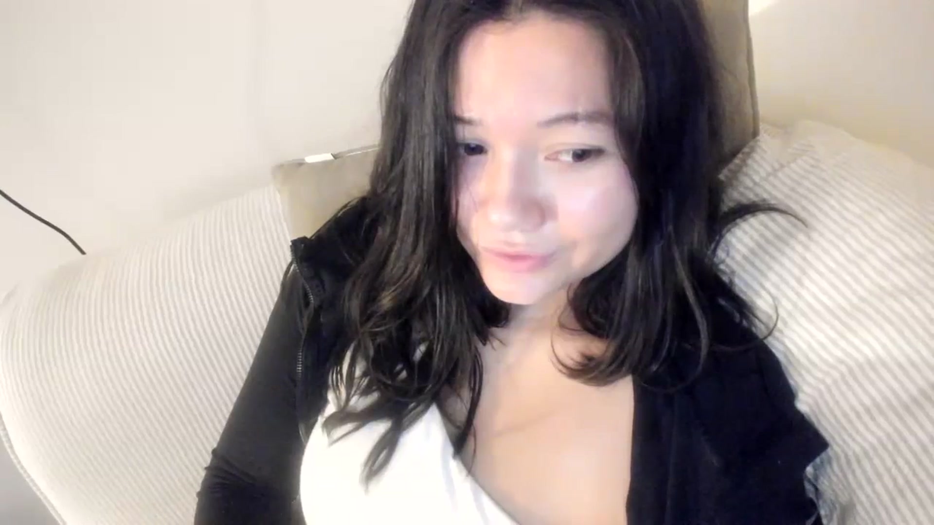 Gallery image thumbnail from asiadolll's myfreecams stream on, 09/26/2023, 08:32 image 15 of 20