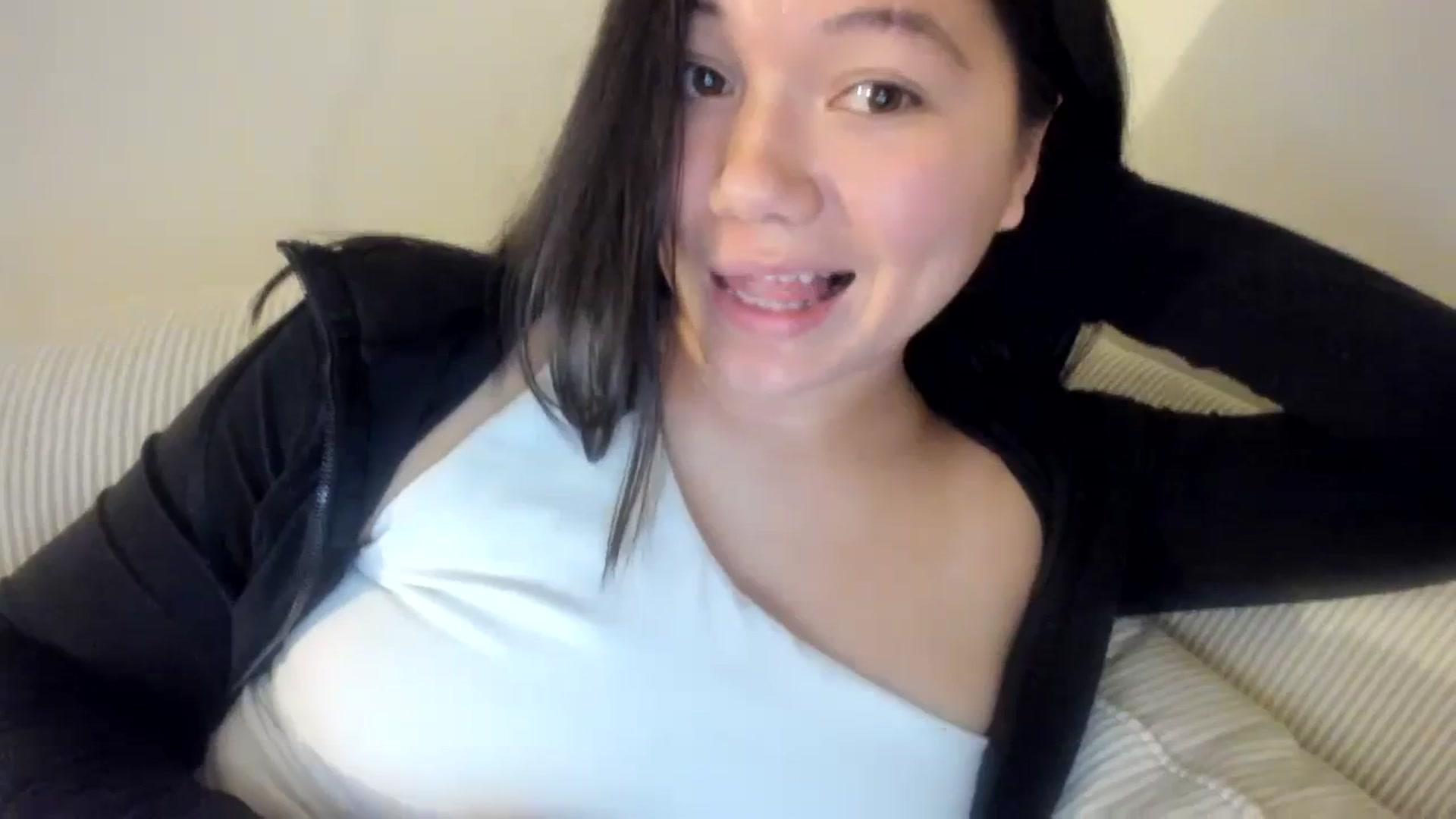 Gallery image thumbnail from asiadolll's myfreecams stream on, 09/29/2023, 11:29 image 13 of 20