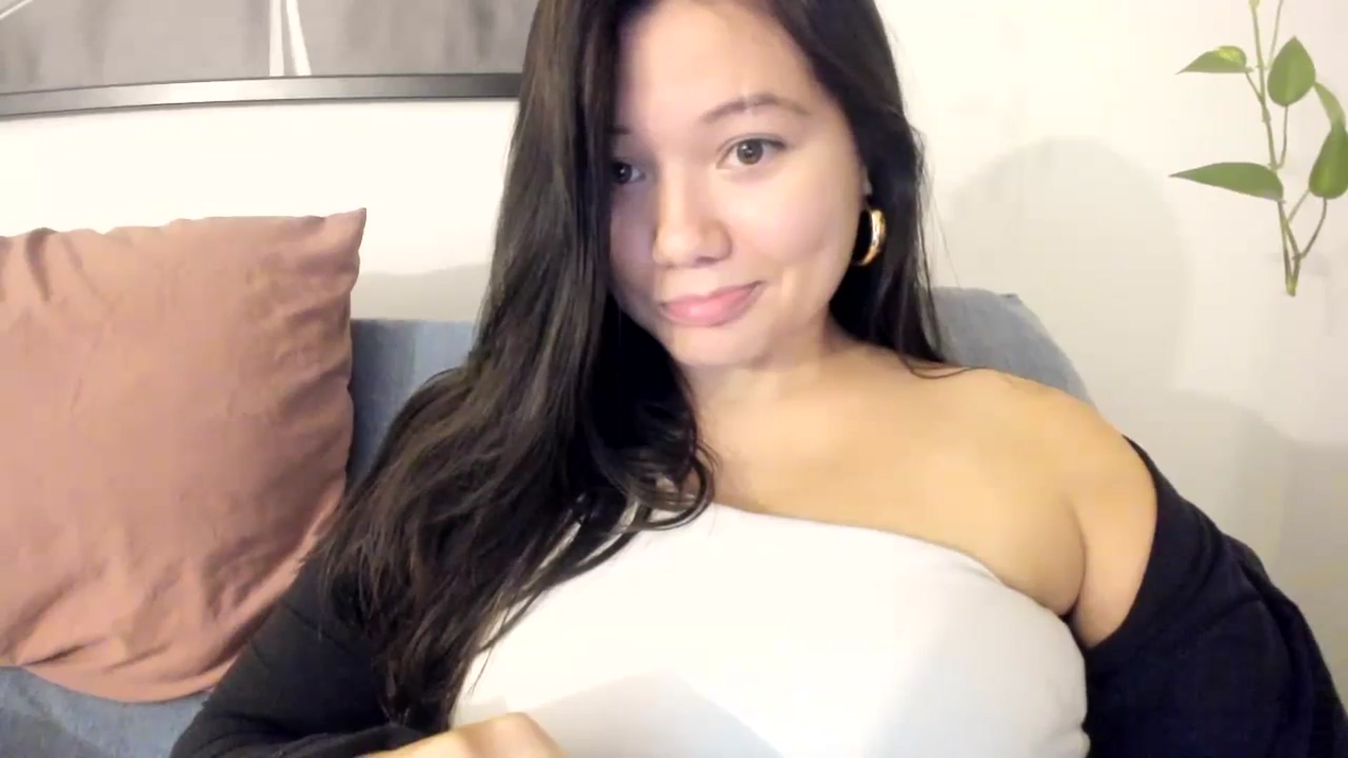 Gallery image thumbnail from asiadolll's myfreecams stream on, 10/30/2023, 08:29 image 3 of 20