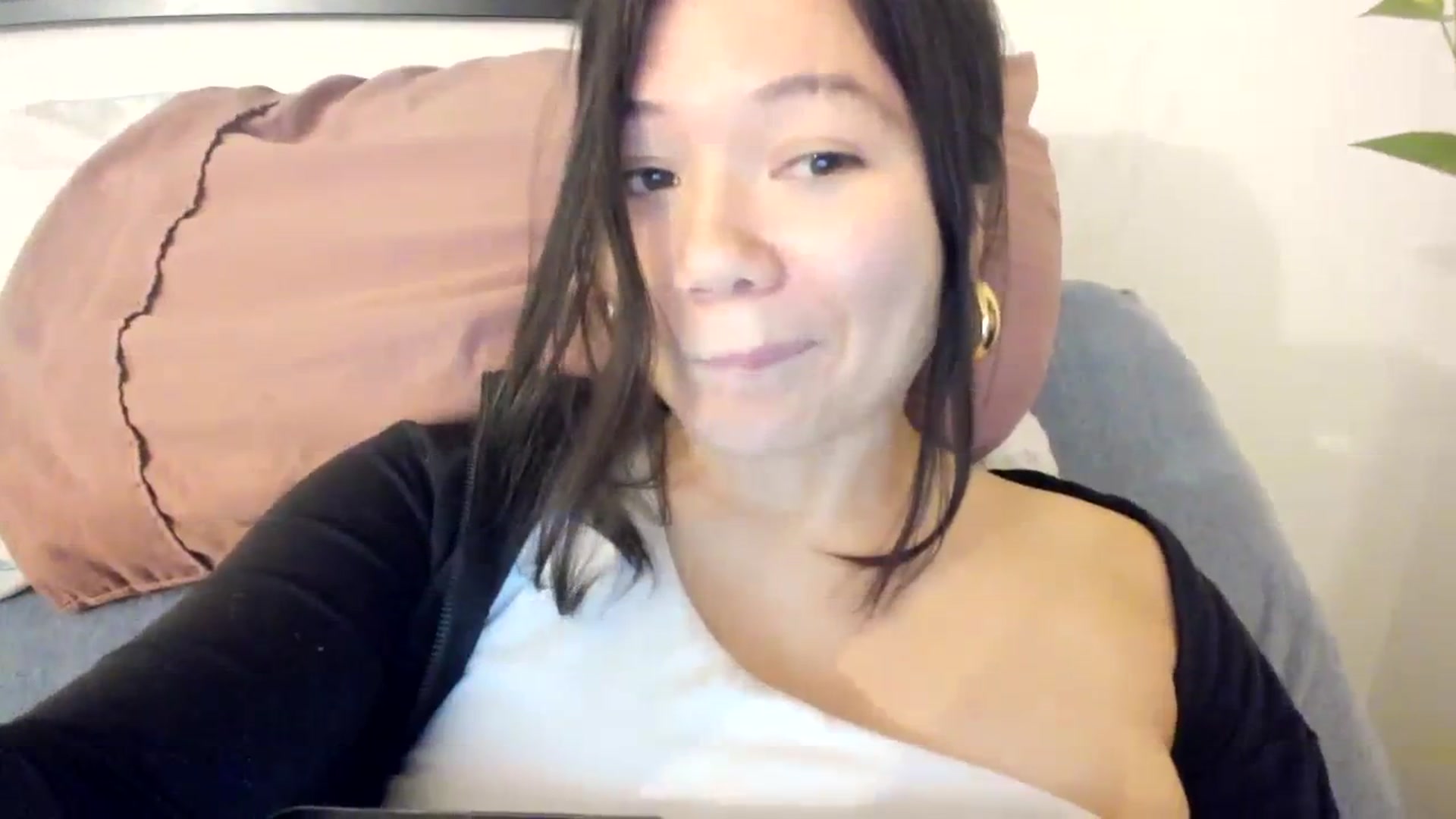 Gallery image thumbnail from asiadolll's myfreecams stream on, 10/30/2023, 08:29 image 12 of 20