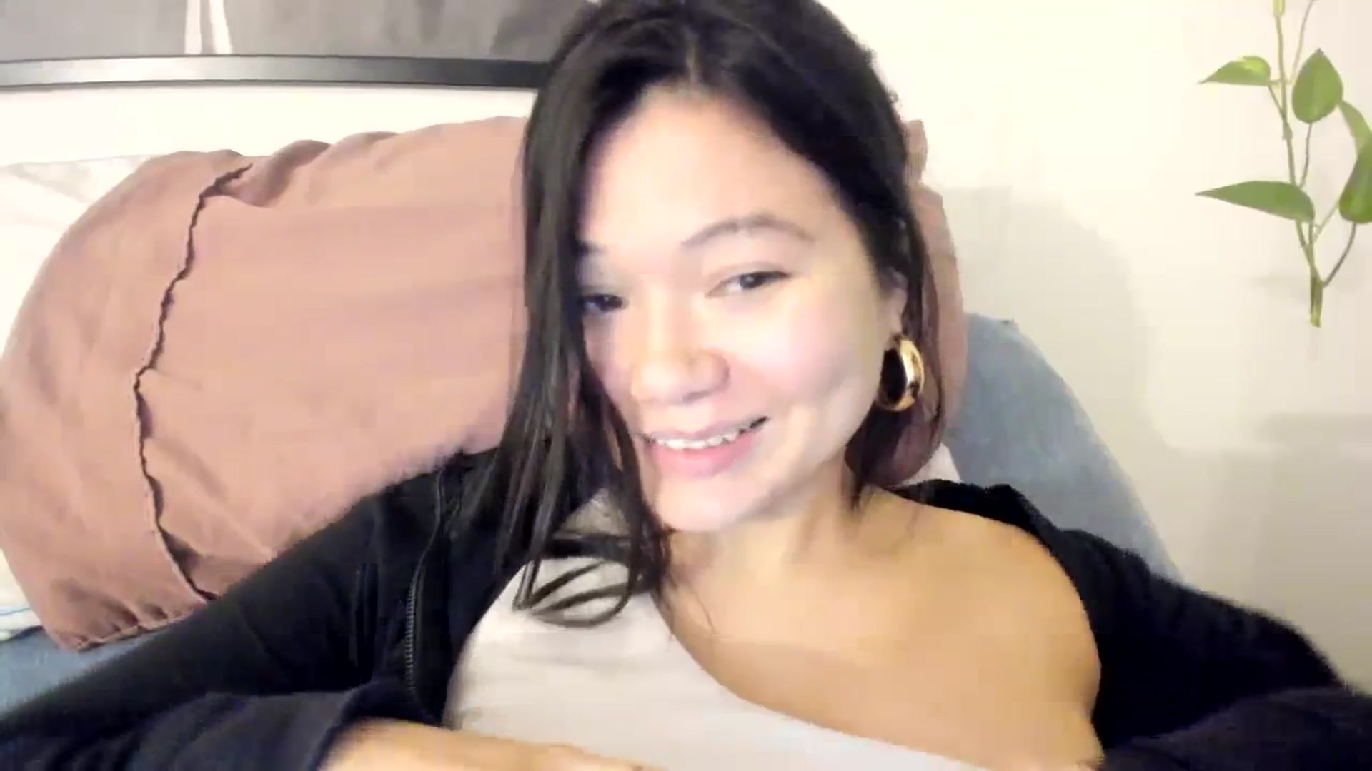 Gallery image thumbnail from asiadolll's myfreecams stream on, 10/30/2023, 08:29 image 15 of 20