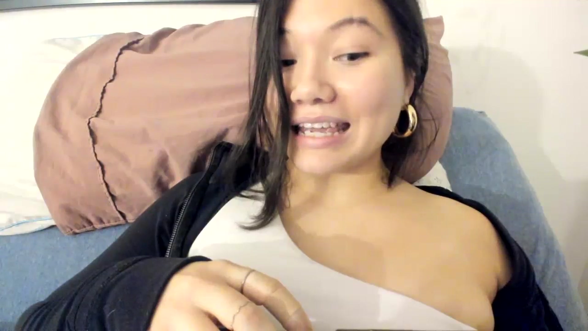 Gallery image thumbnail from asiadolll's myfreecams stream on, 10/30/2023, 08:29 image 13 of 20