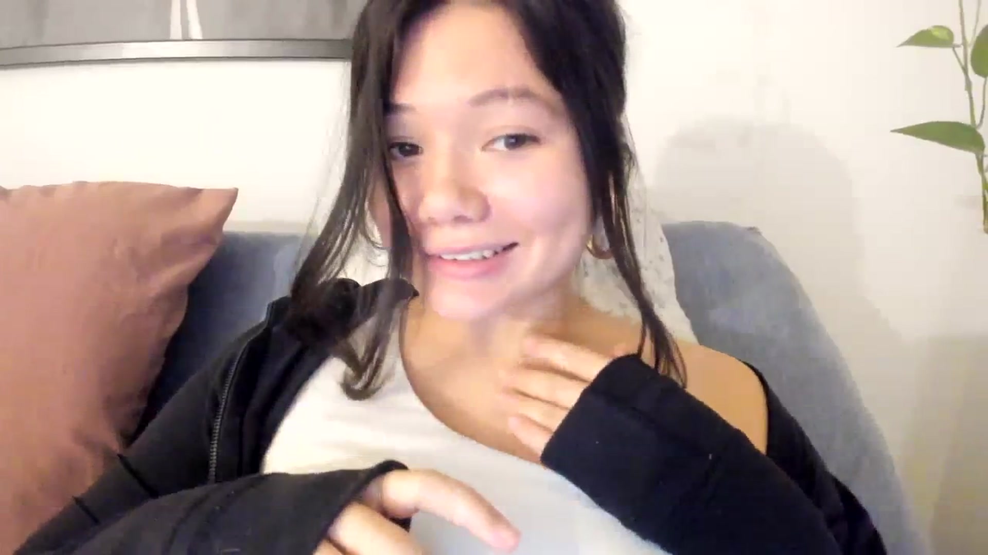 Gallery image thumbnail from asiadolll's myfreecams stream on, 10/30/2023, 08:29 image 8 of 20