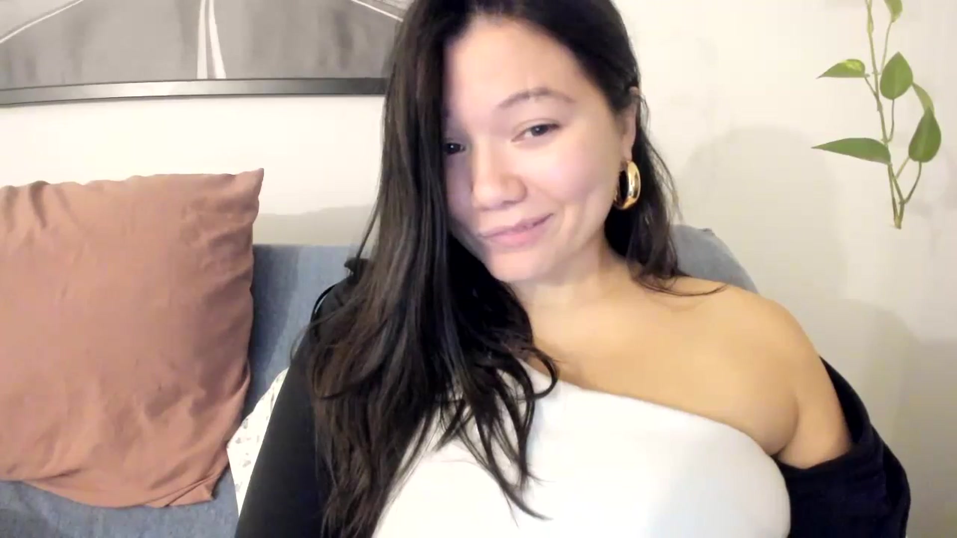 Gallery image thumbnail from asiadolll's myfreecams stream on, 10/30/2023, 08:29 image 4 of 20