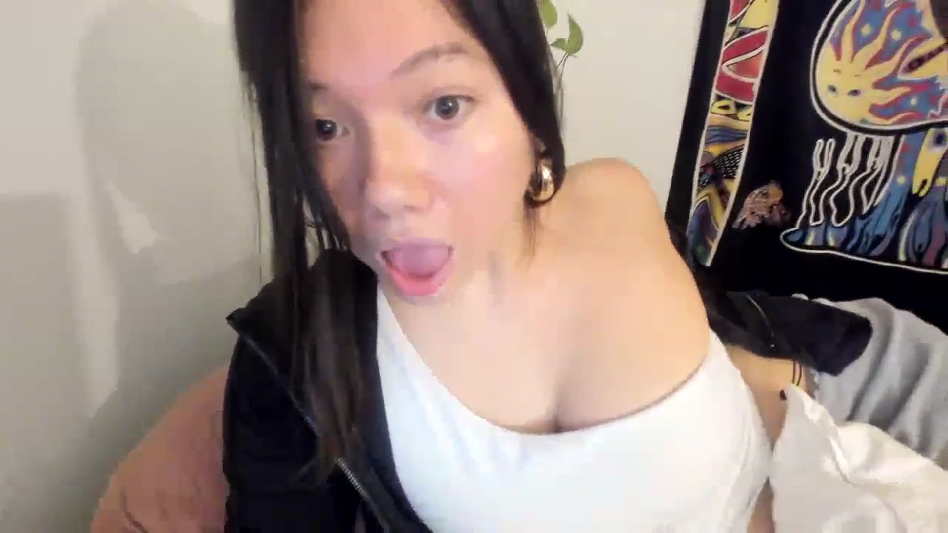 Gallery image thumbnail from asiadolll's myfreecams stream on, 10/30/2023, 09:16 image 4 of 20