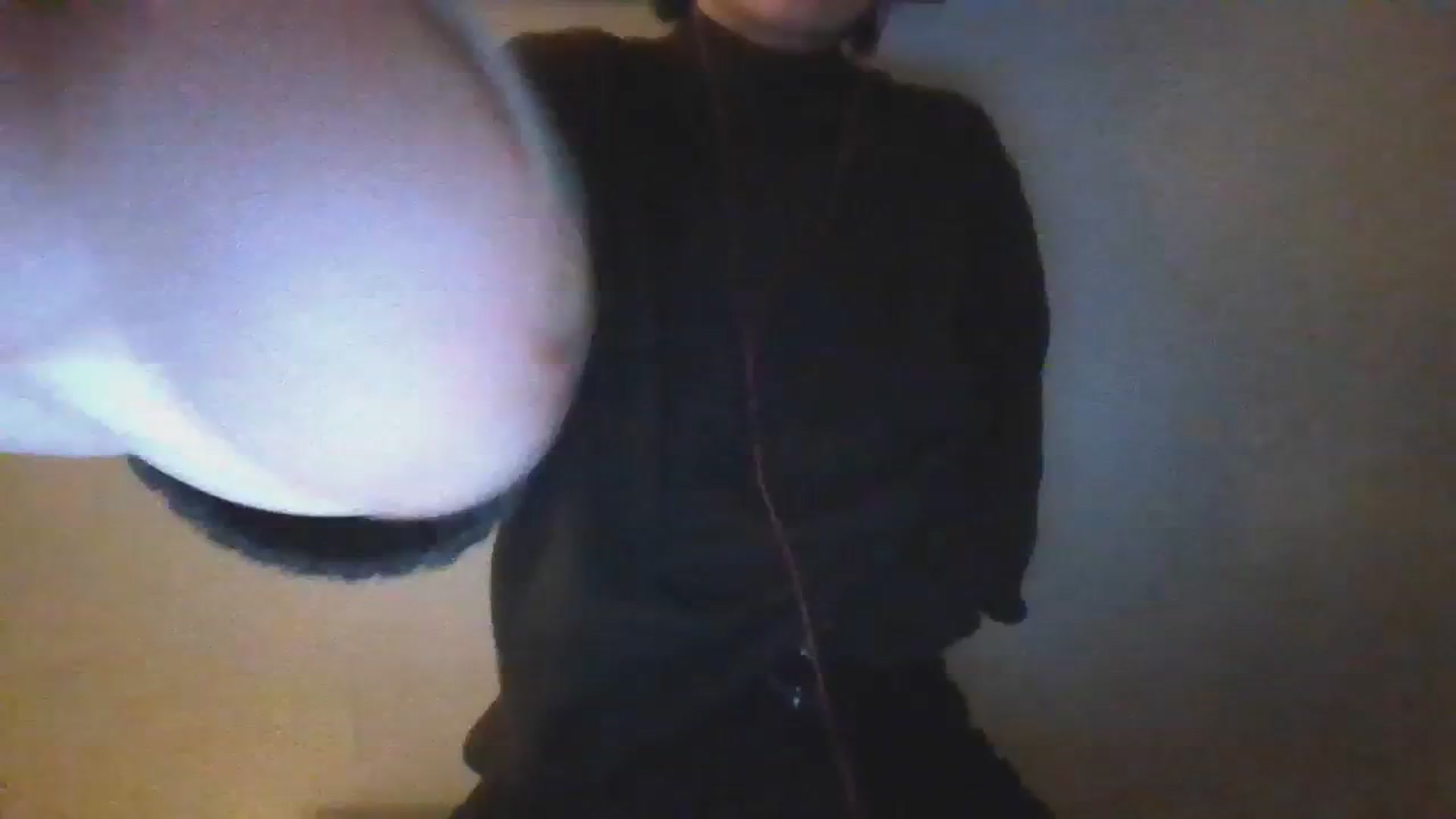 Gallery image thumbnail from asianfemale69's myfreecams stream on, 10/15/2023, 20:51 image 12 of 20