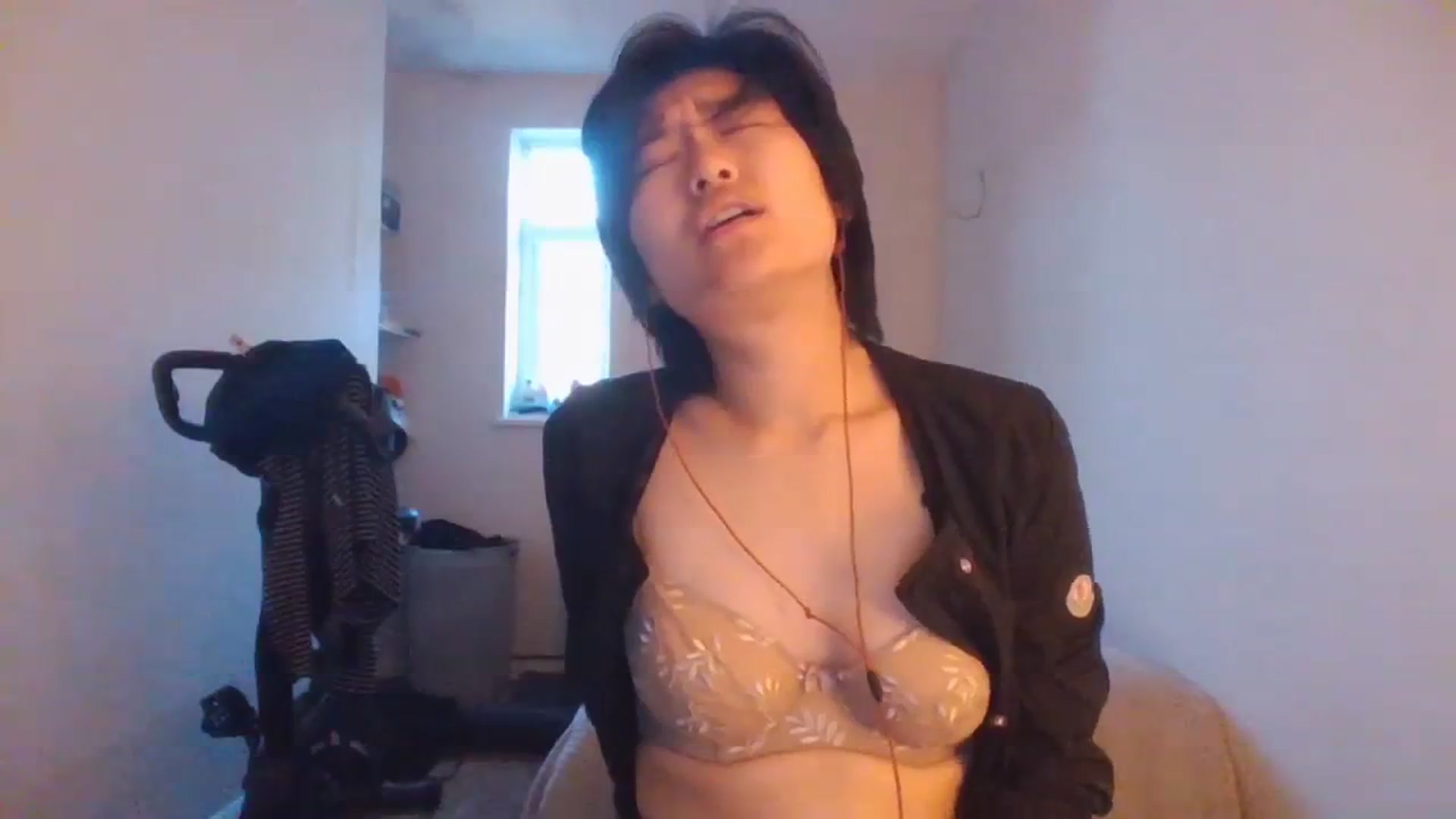 Gallery image thumbnail from asianfemale69's myfreecams stream on, 10/25/2023, 15:37 image 9 of 20