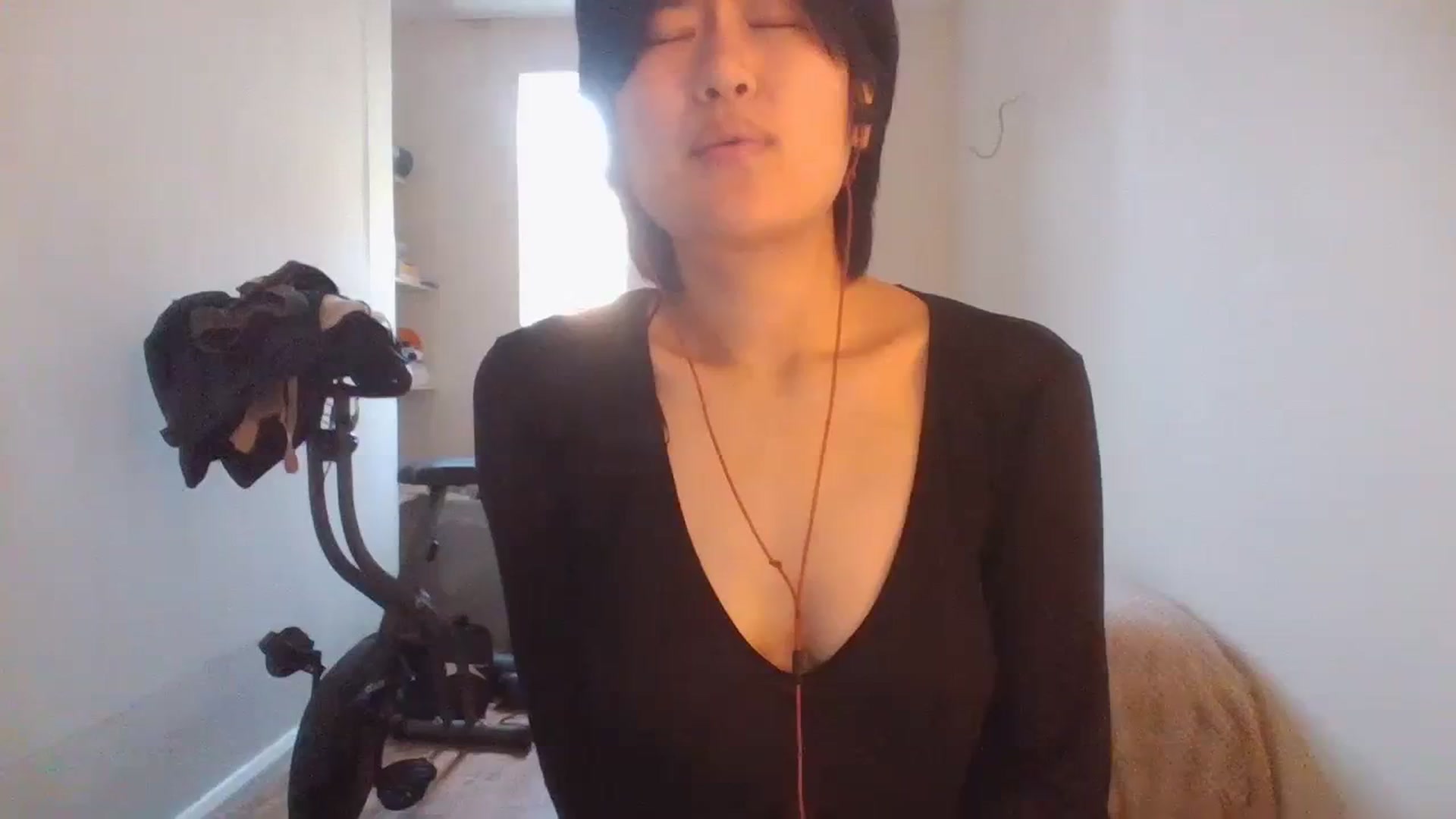 Gallery image thumbnail from asianfemale69's myfreecams stream on, 10/27/2023, 11:35 image 14 of 20