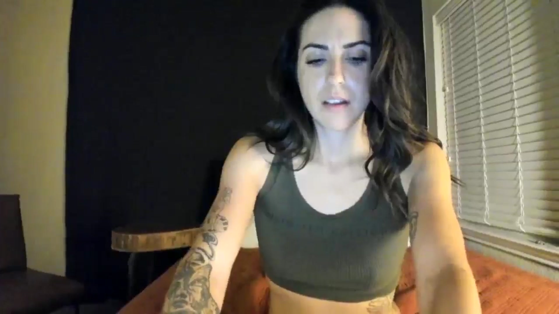 Gallery image thumbnail from astrolee's myfreecams stream on, 10/13/2025, 07:10 image 6 of 20