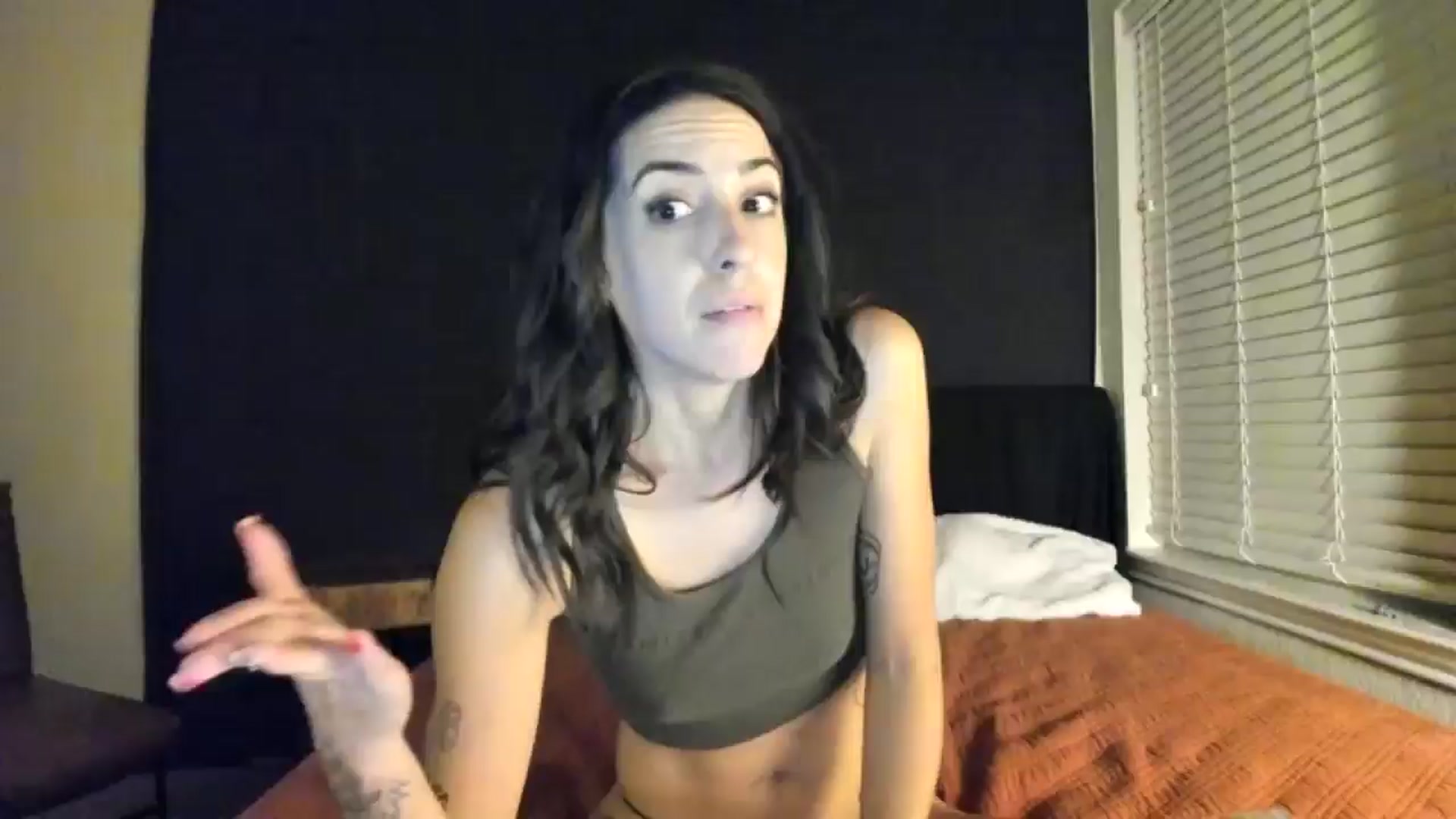 Gallery image thumbnail from astrolee's myfreecams stream on, 10/13/2025, 08:07 image 1 of 20
