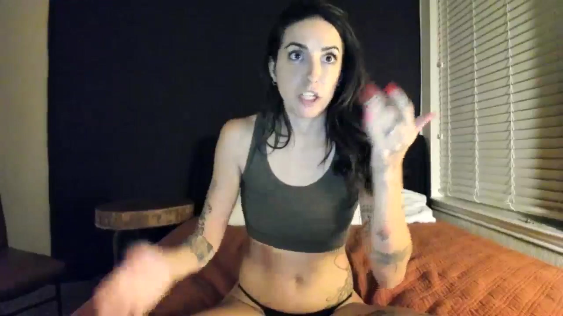 Gallery image thumbnail from astrolee's myfreecams stream on, 10/13/2025, 08:07 image 4 of 20