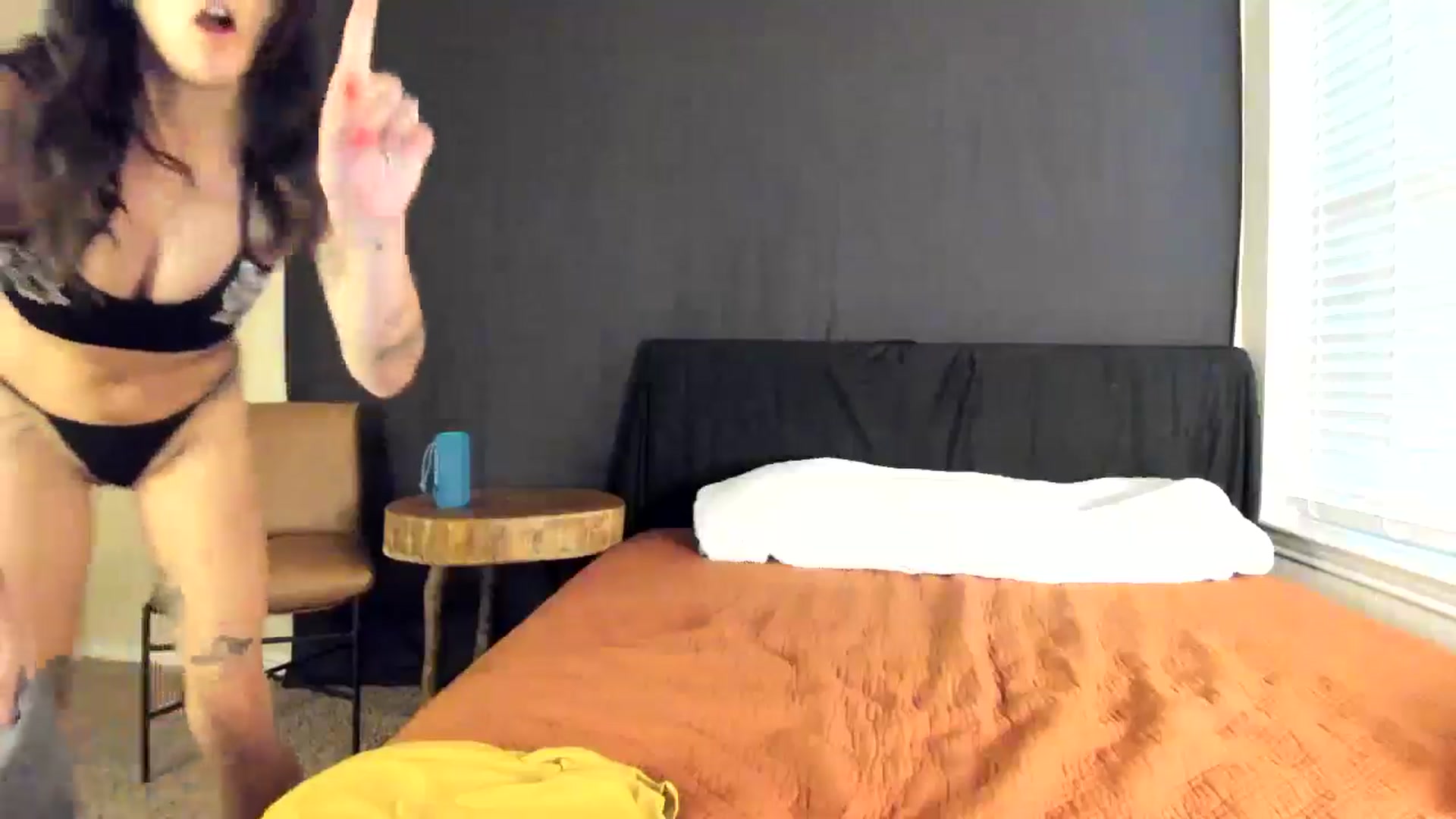 Gallery image thumbnail from astrolee's myfreecams stream on, 10/13/2025, 22:49 image 14 of 20