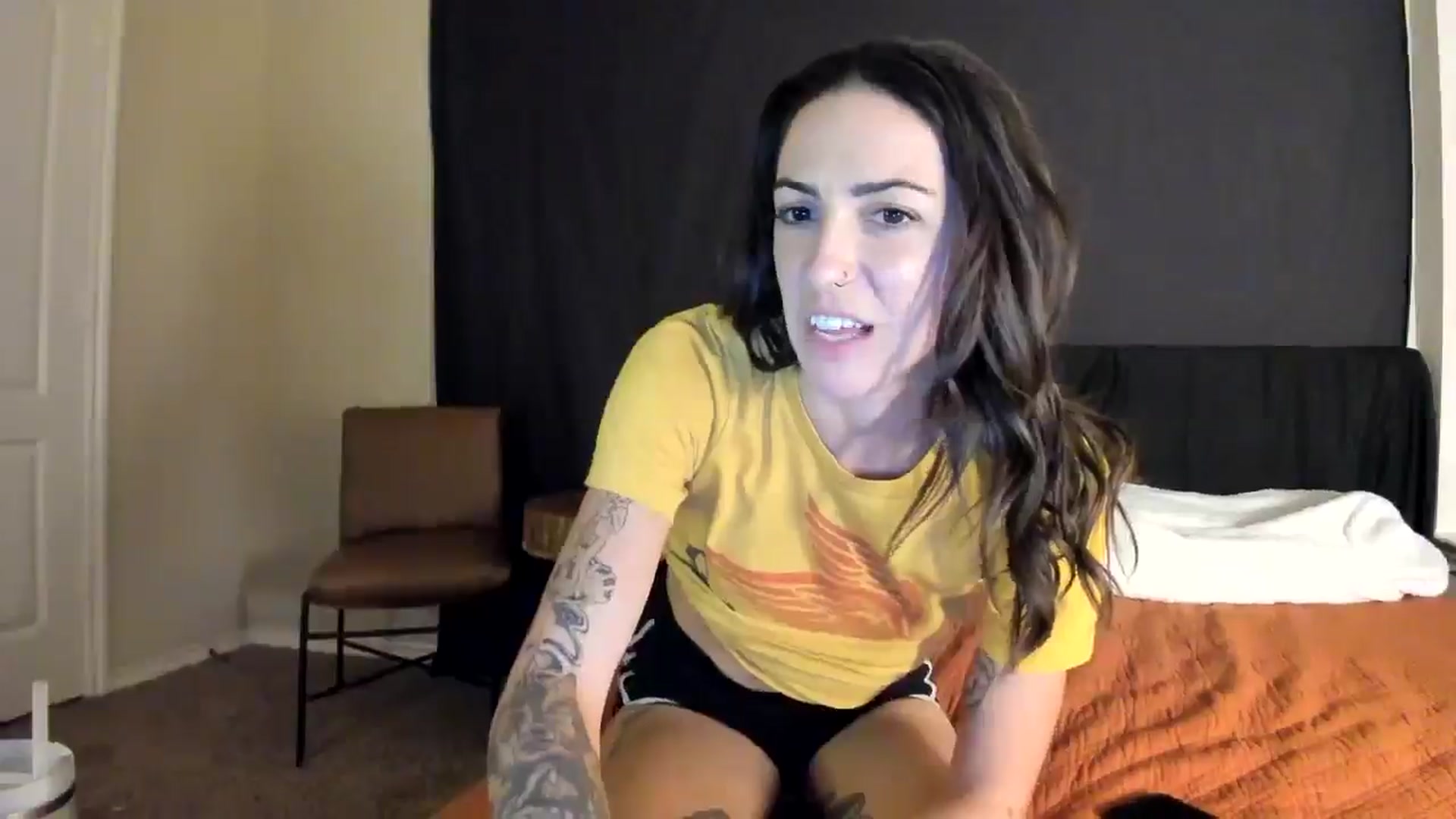 Gallery image thumbnail from astrolee's myfreecams stream on, 10/14/2025, 24:04 image 14 of 20